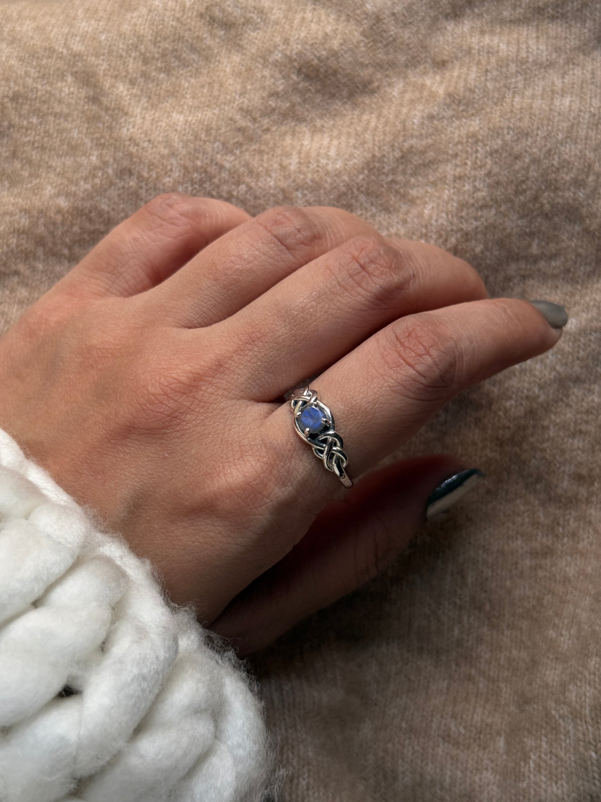 925 Sterling silver artisan ring featuring labradorite round celtic knot  