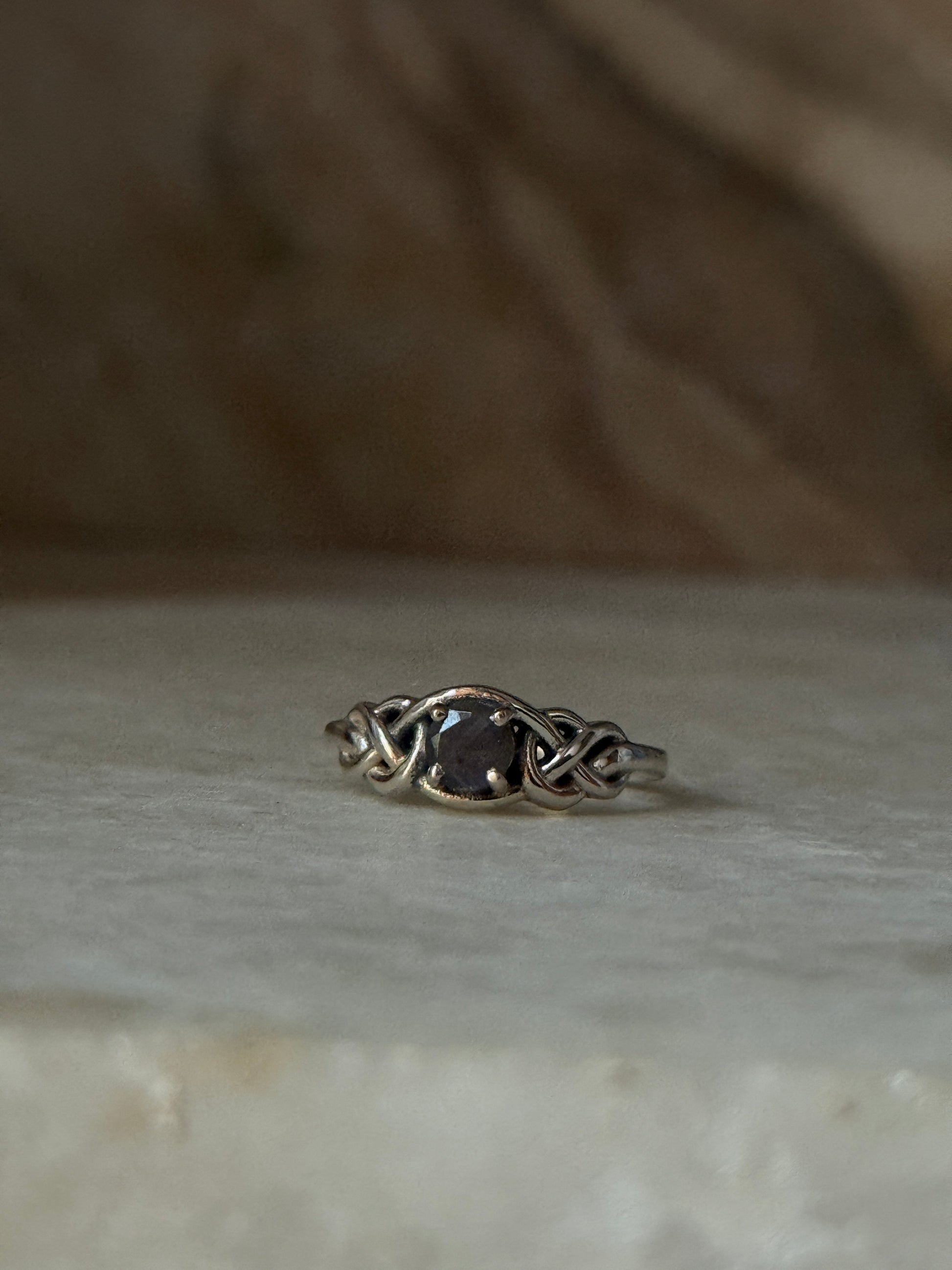 925 Sterling silver labradorite celtic knot ring with round gemstone