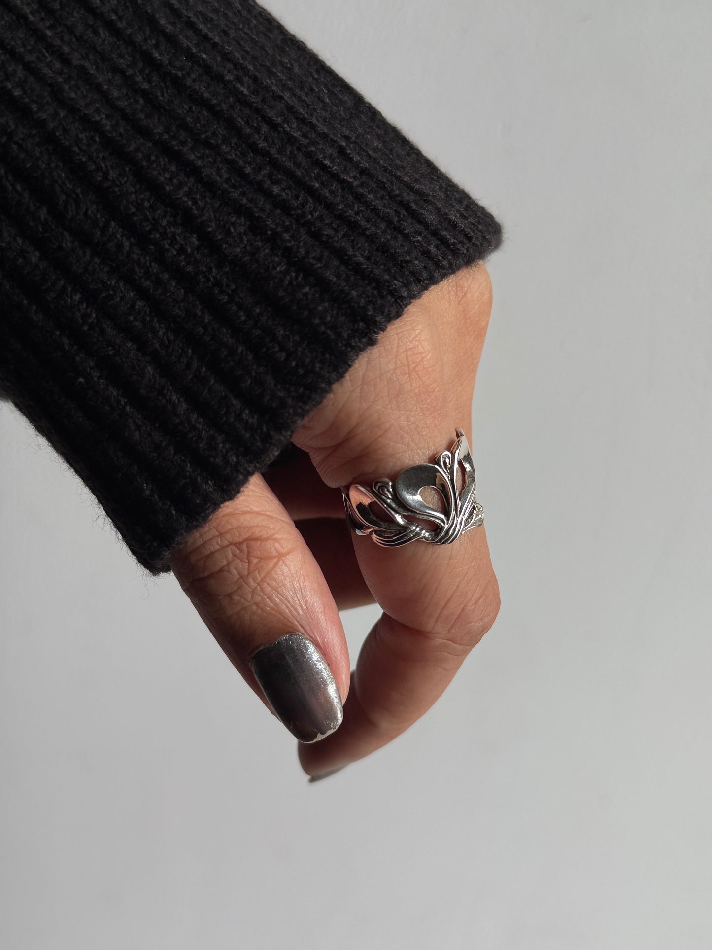 Thick vintage Filigree Motif 925 Sterling Silver Ring