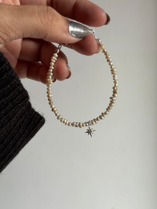 Natural fresh water Basra pearl bracelet with white topaz North Star