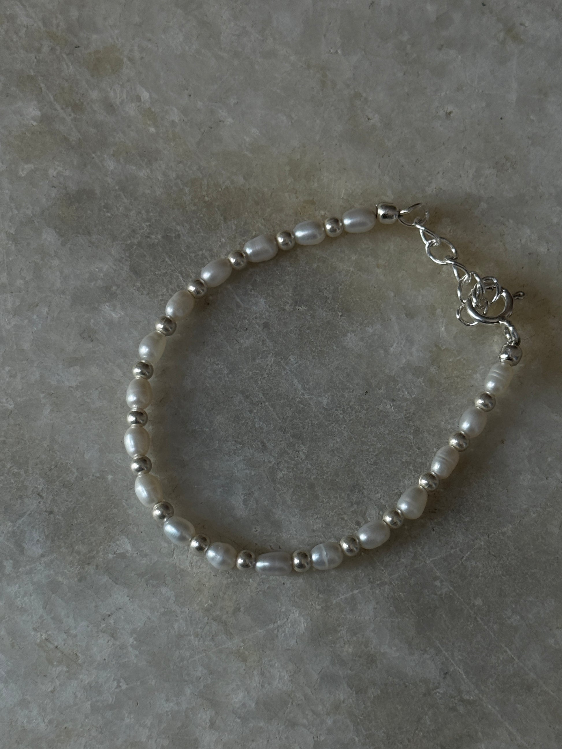 Elegant freshwater pearls and silver beads 925 silver bracelet