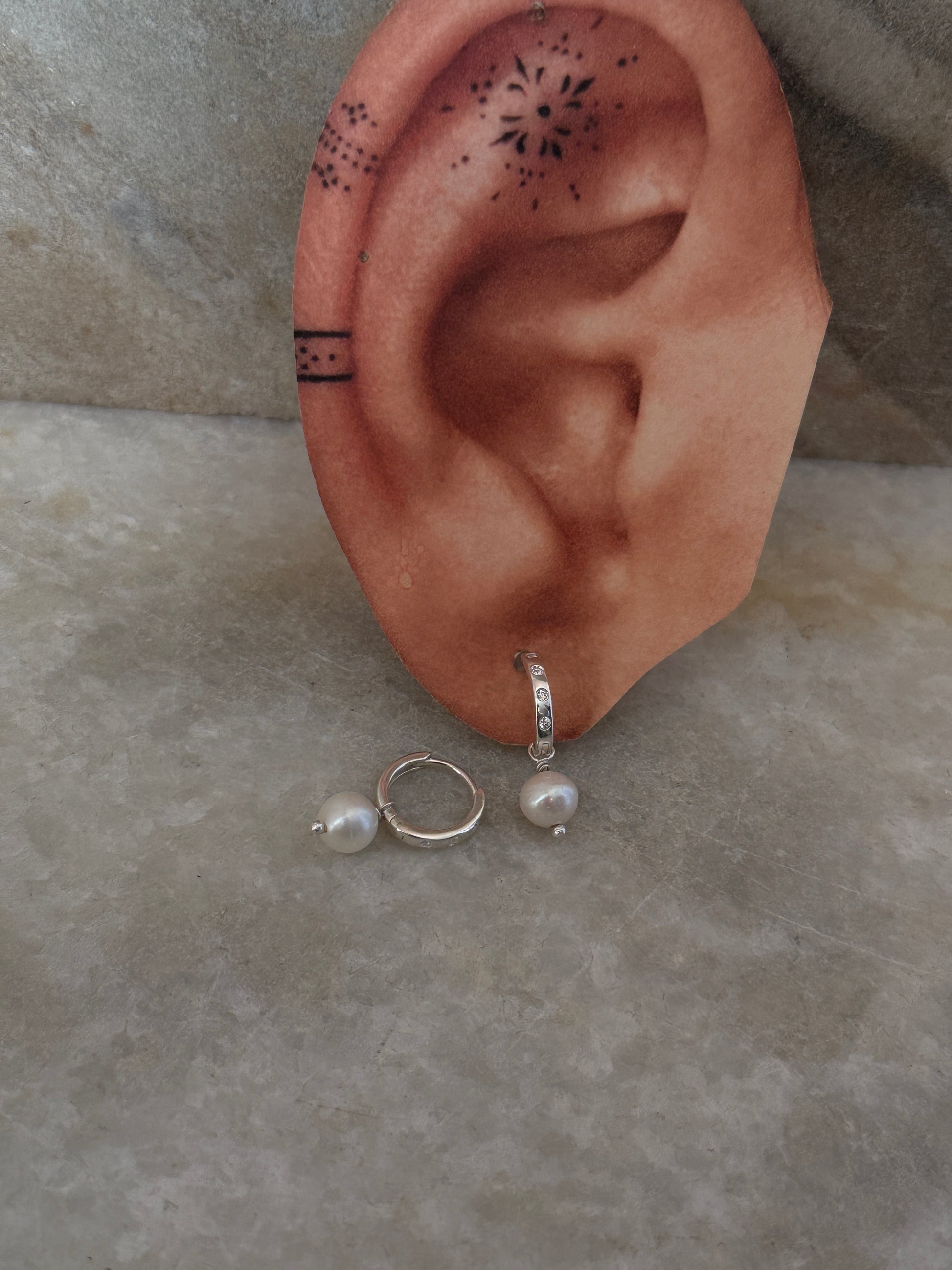 925 Sterling Silver Classic round fresh water pearl CZ huggies