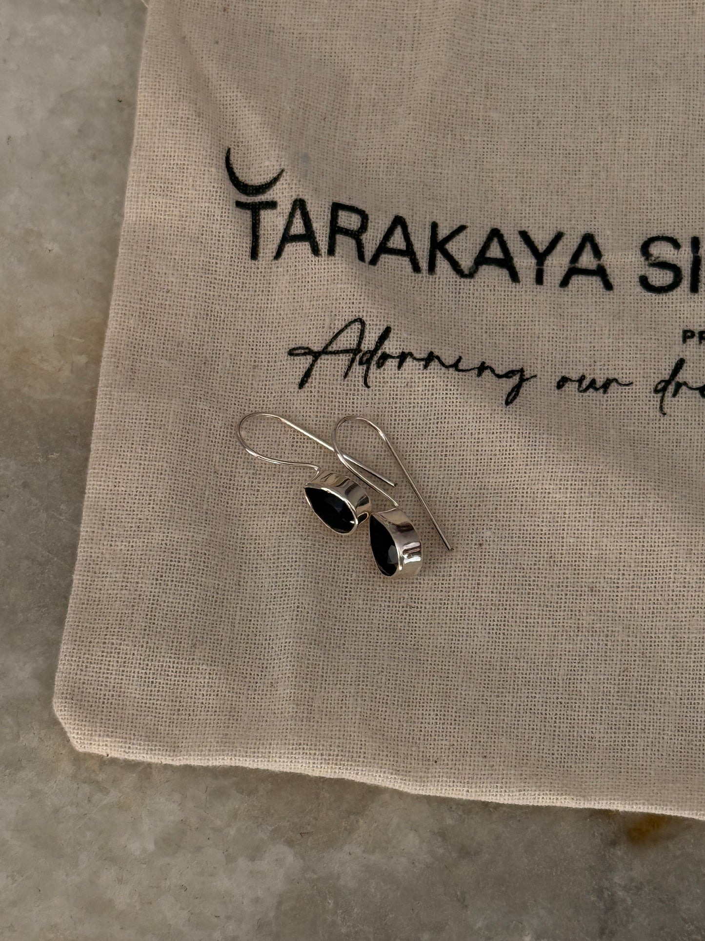 925 silver hook earrings with pear black onyx