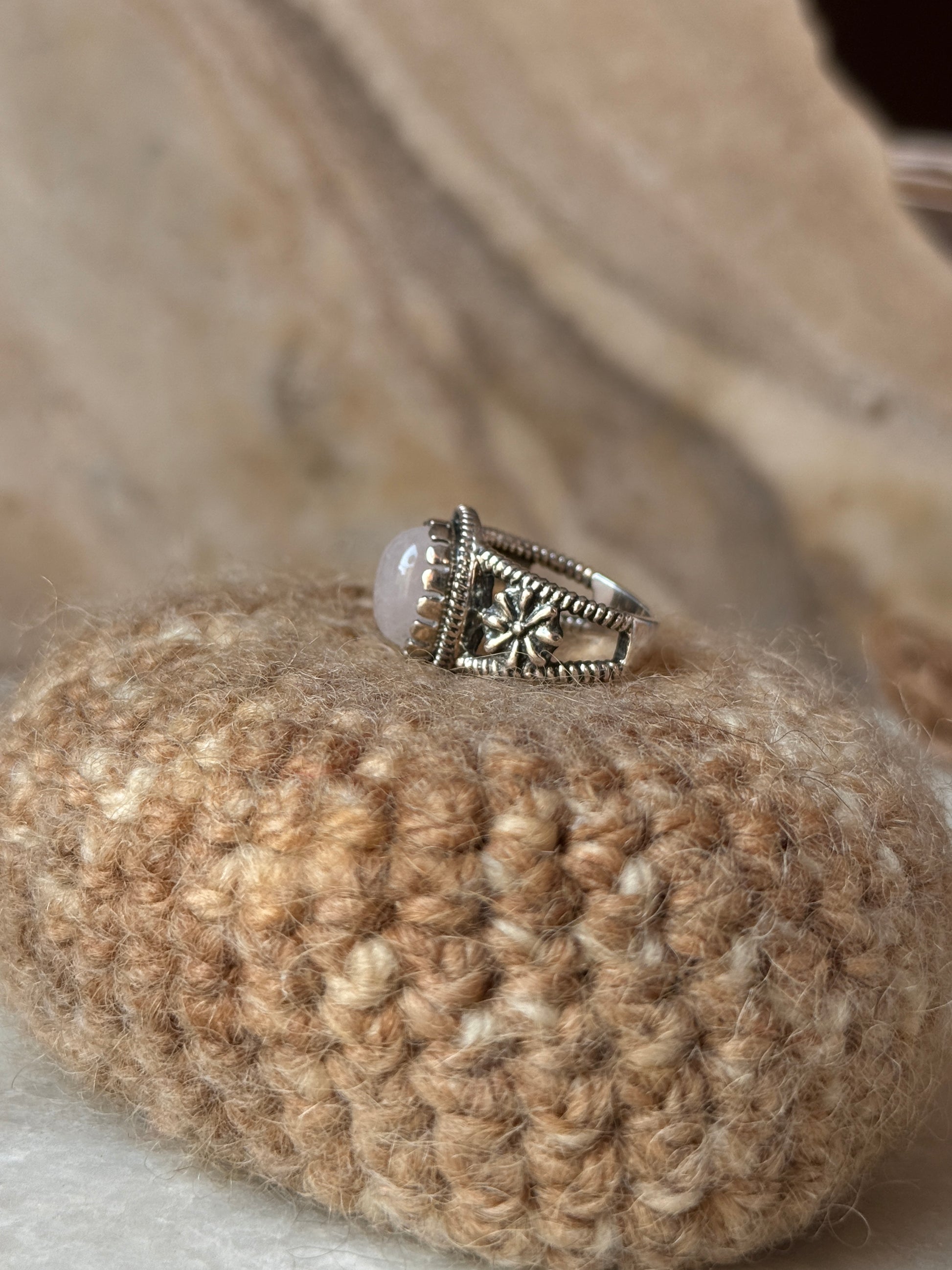 handcrafted 925 sterling silver rose quartz oval gemstone ring