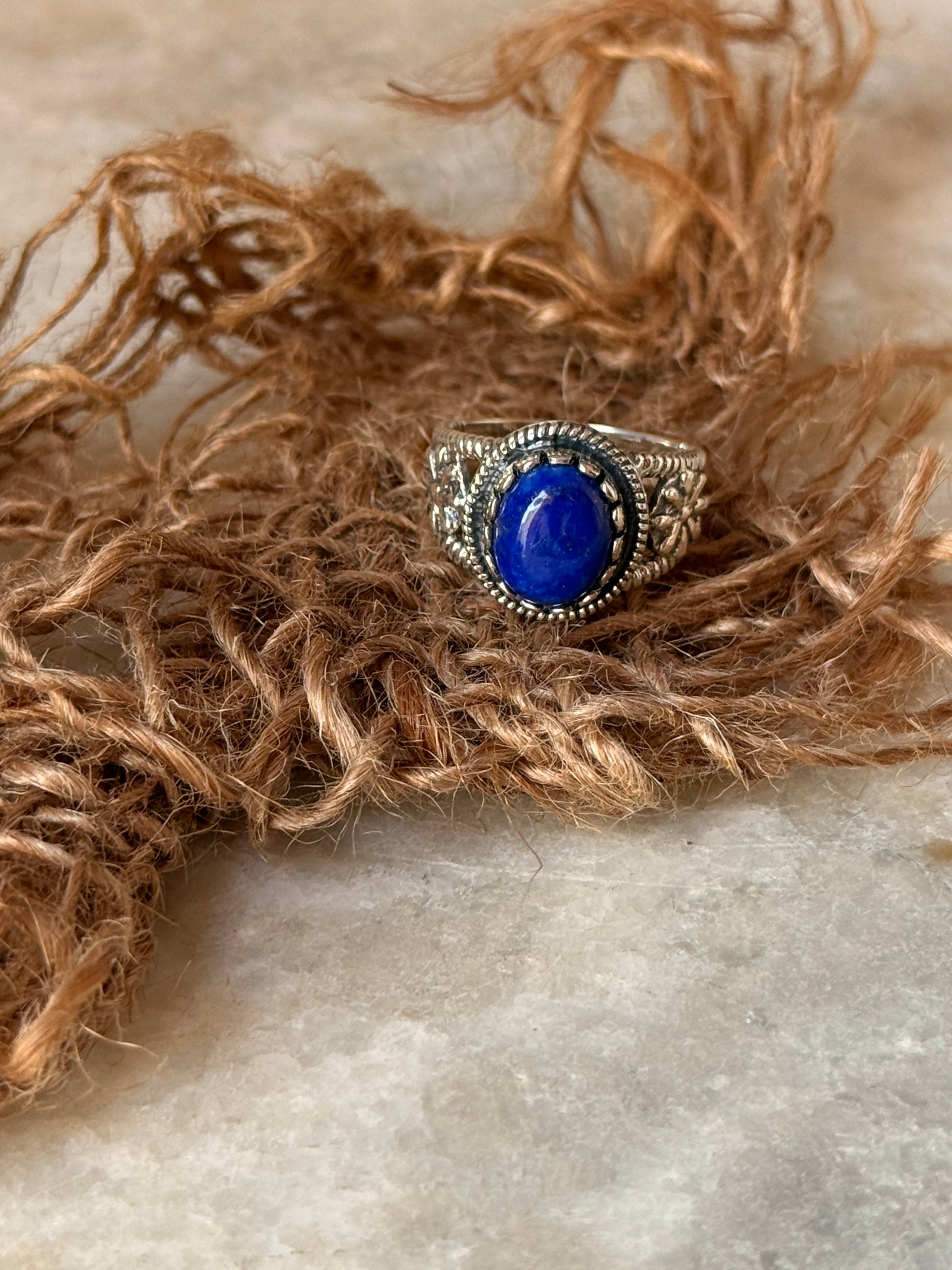 handcrafted 925 sterling silver lapis lazuli floral band ring