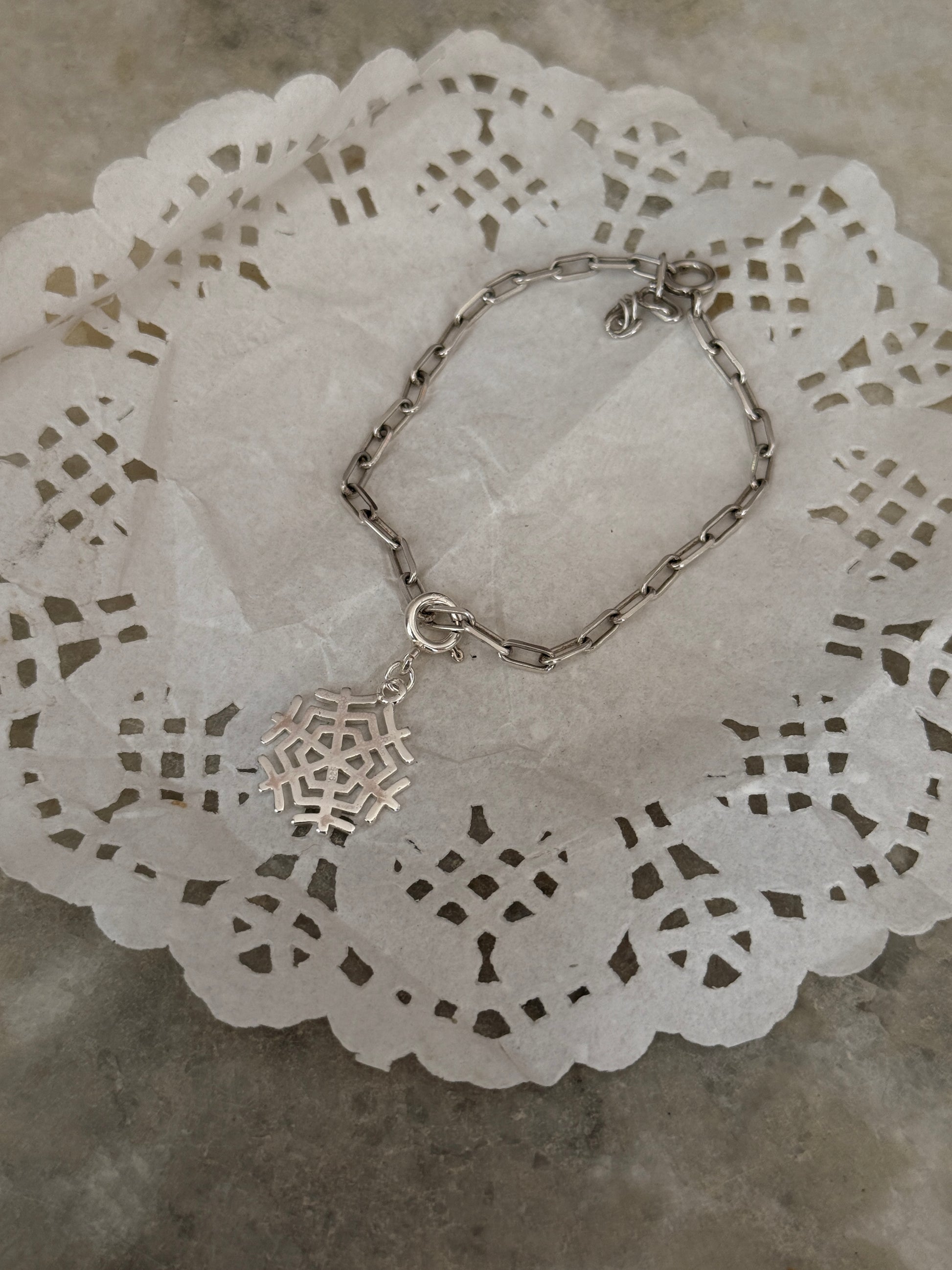 925 Sterling silver paper clip bracelet with snowflake design charm