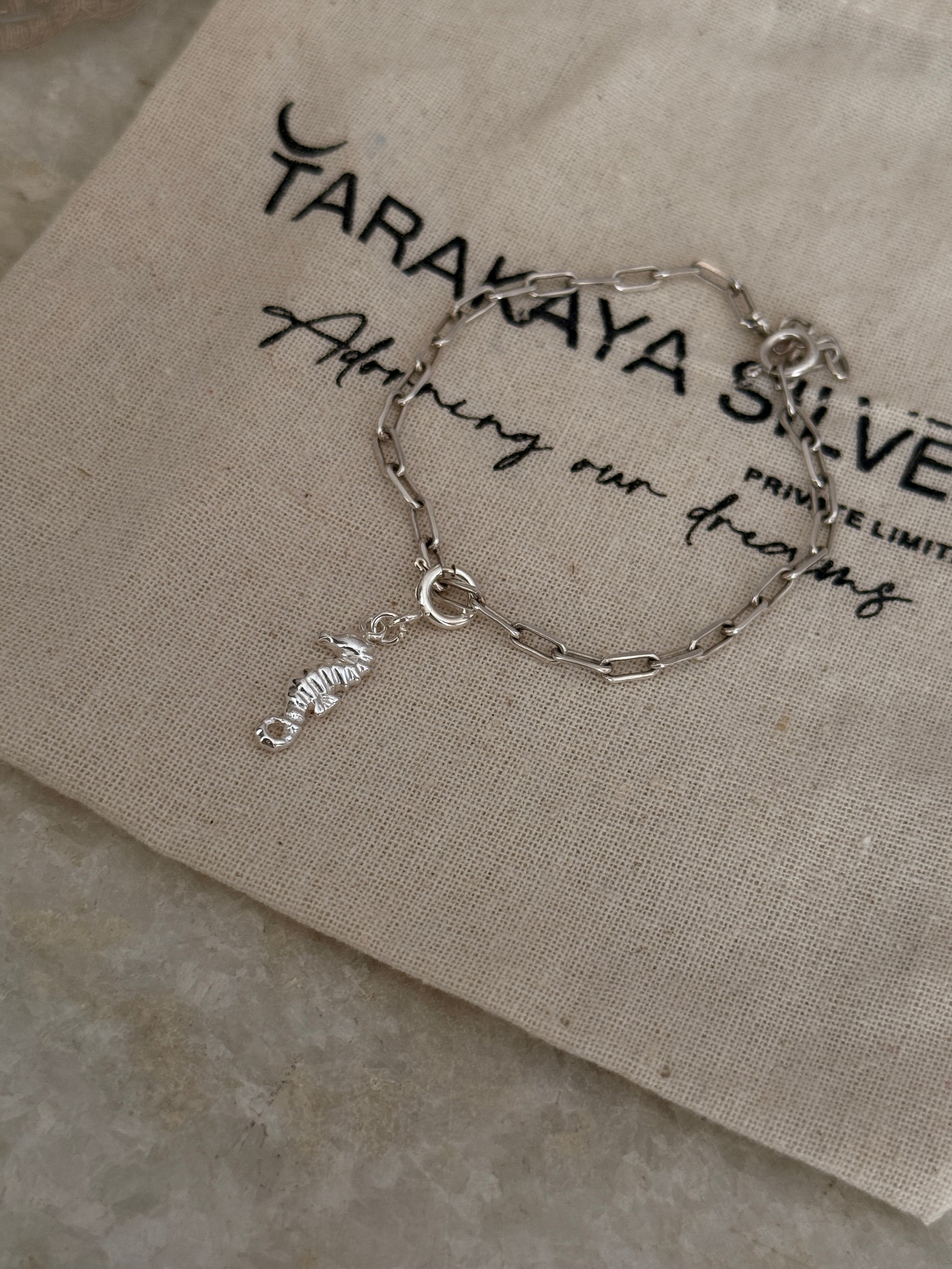 925 Sterling silver paper clip bracelet with sea horse design