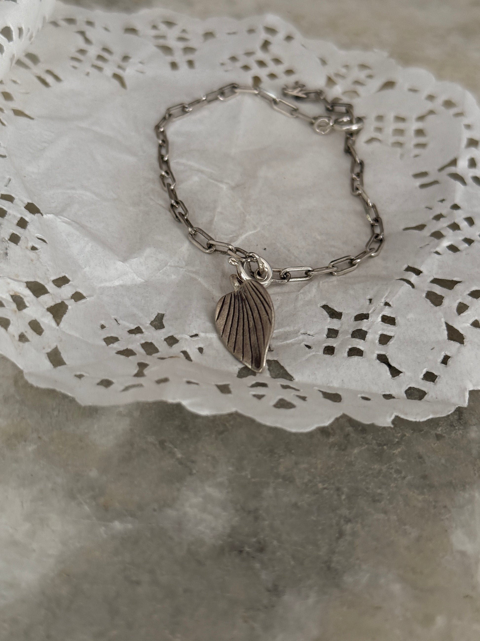 925 Sterling silver paper clip bracelet with big leaf pendant  