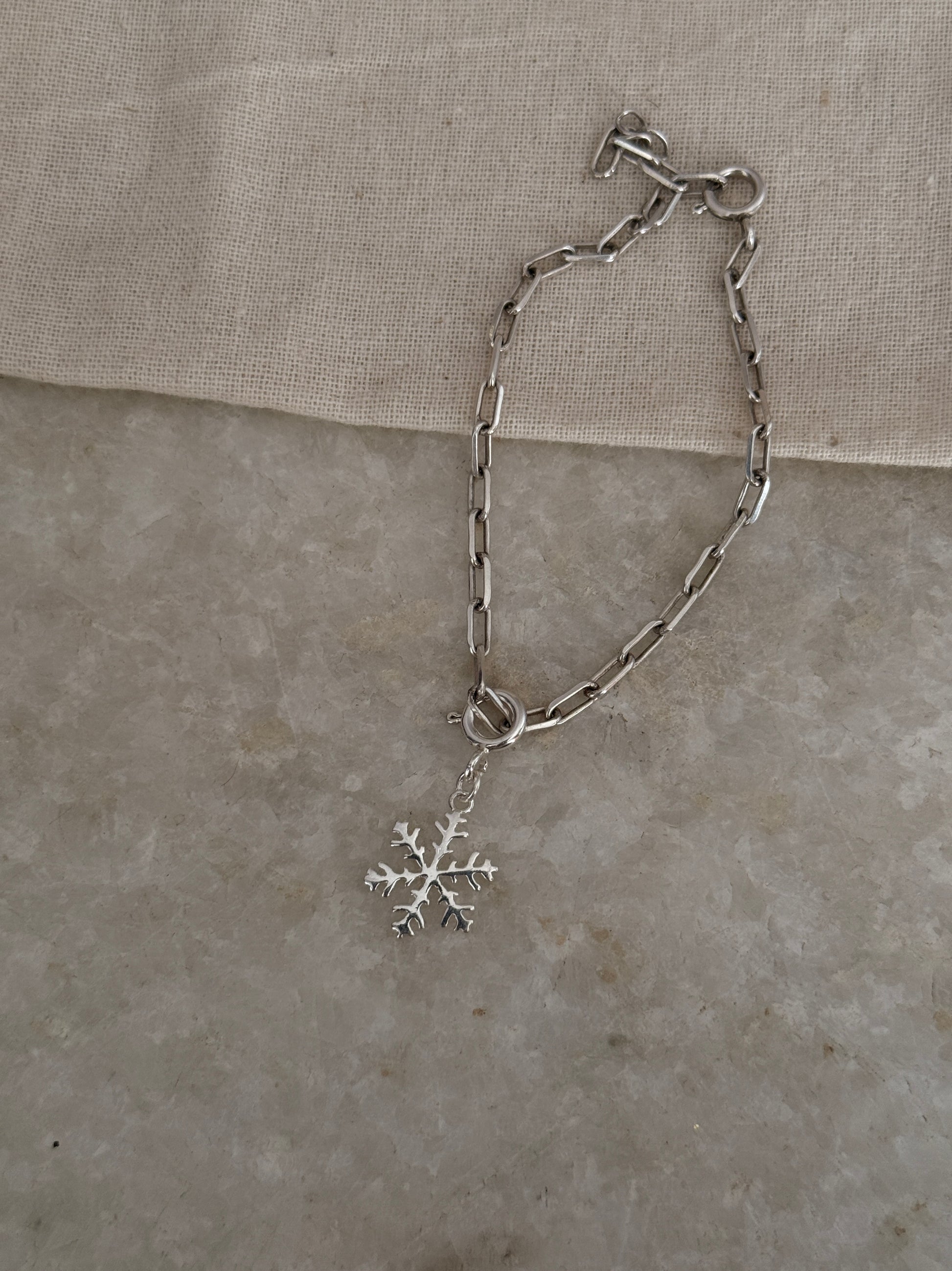 925 Sterling silver paper clip bracelet with frozen snowflake design charm