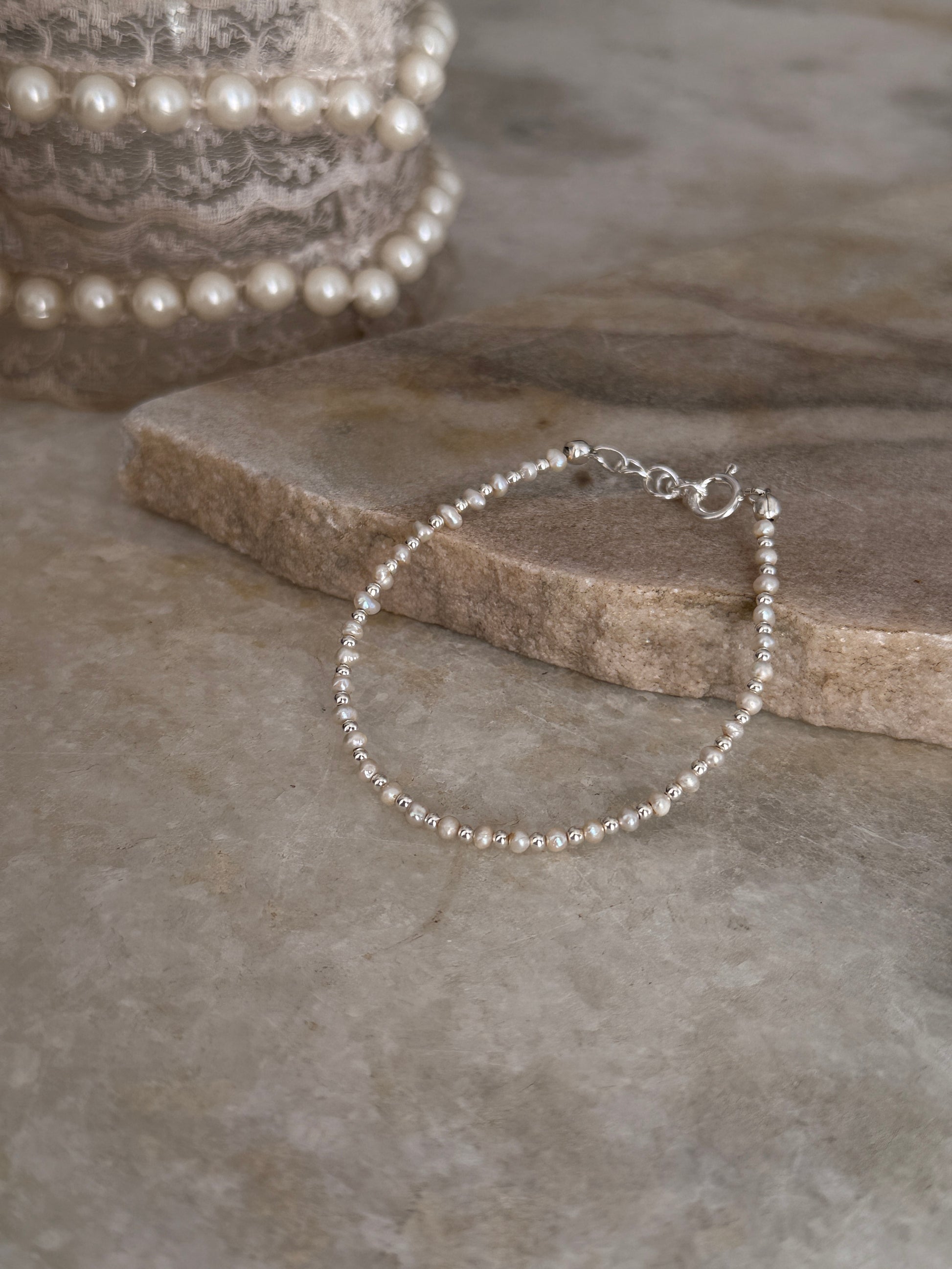 925 Sterling silver bracelet with warm tone freshwater pearls and 2mm silver beads  