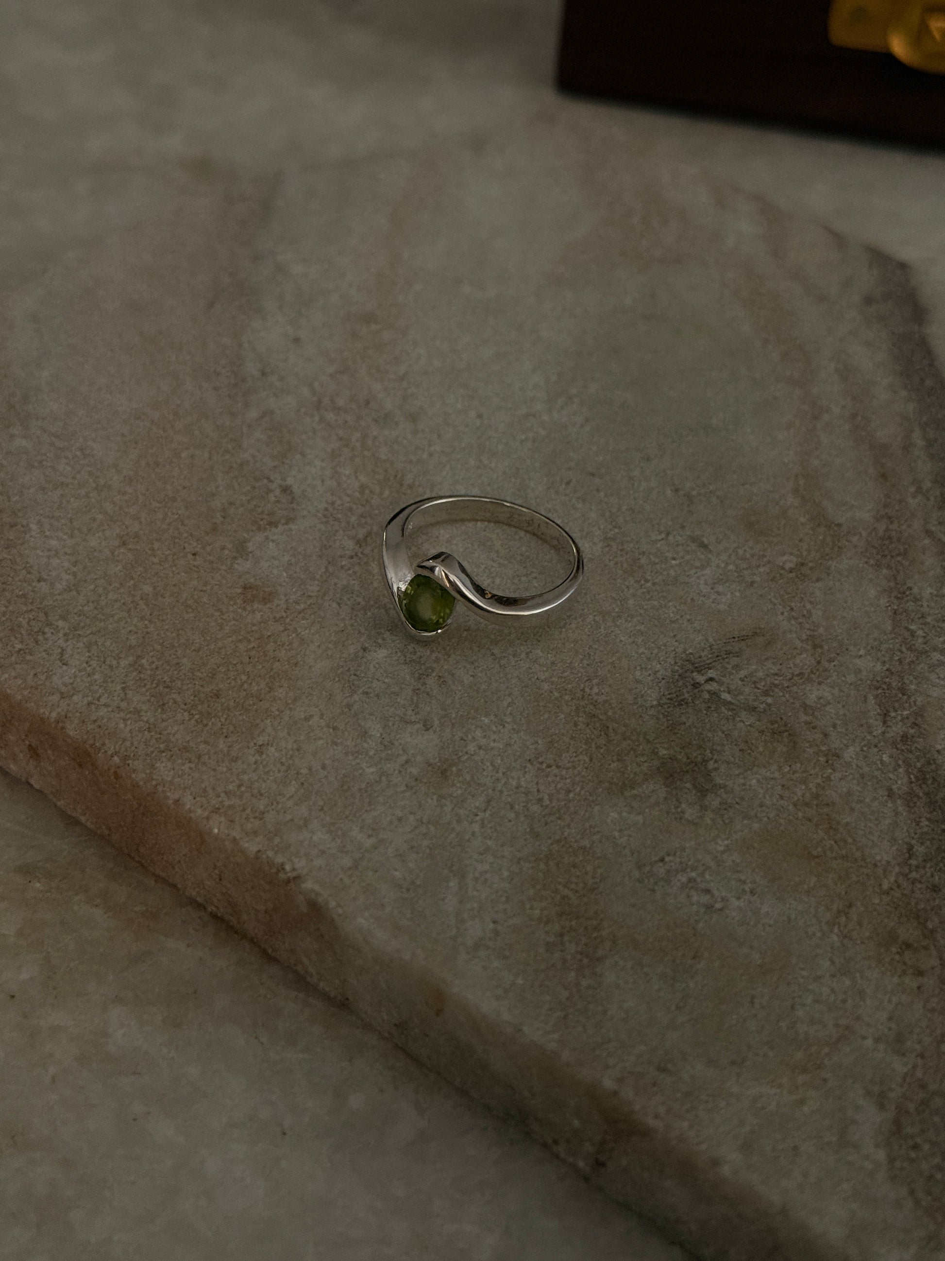 natural peridot oval 925 sterling silver solitaire ring