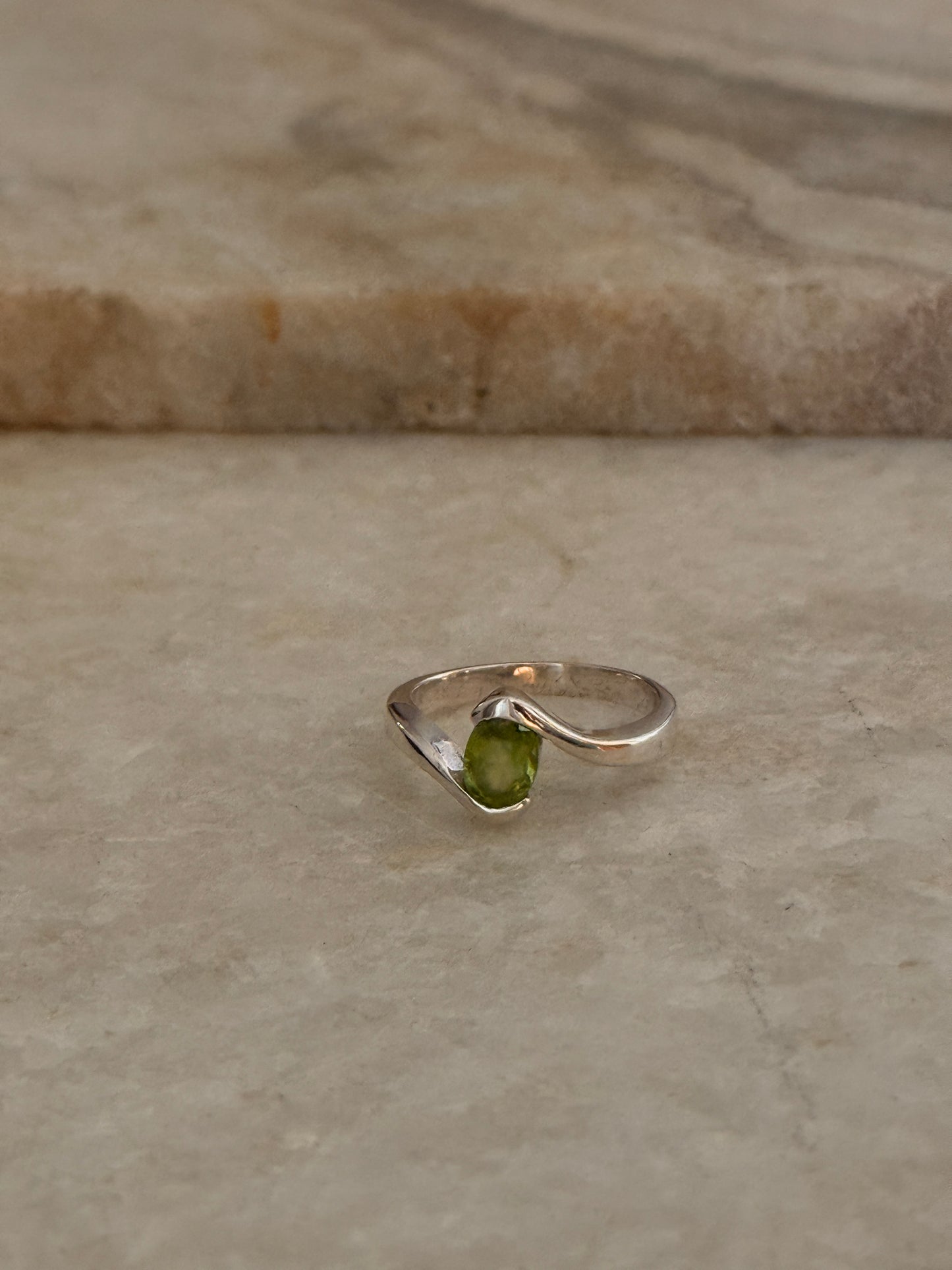 925 sterling silver peridot oval solitaire ring  