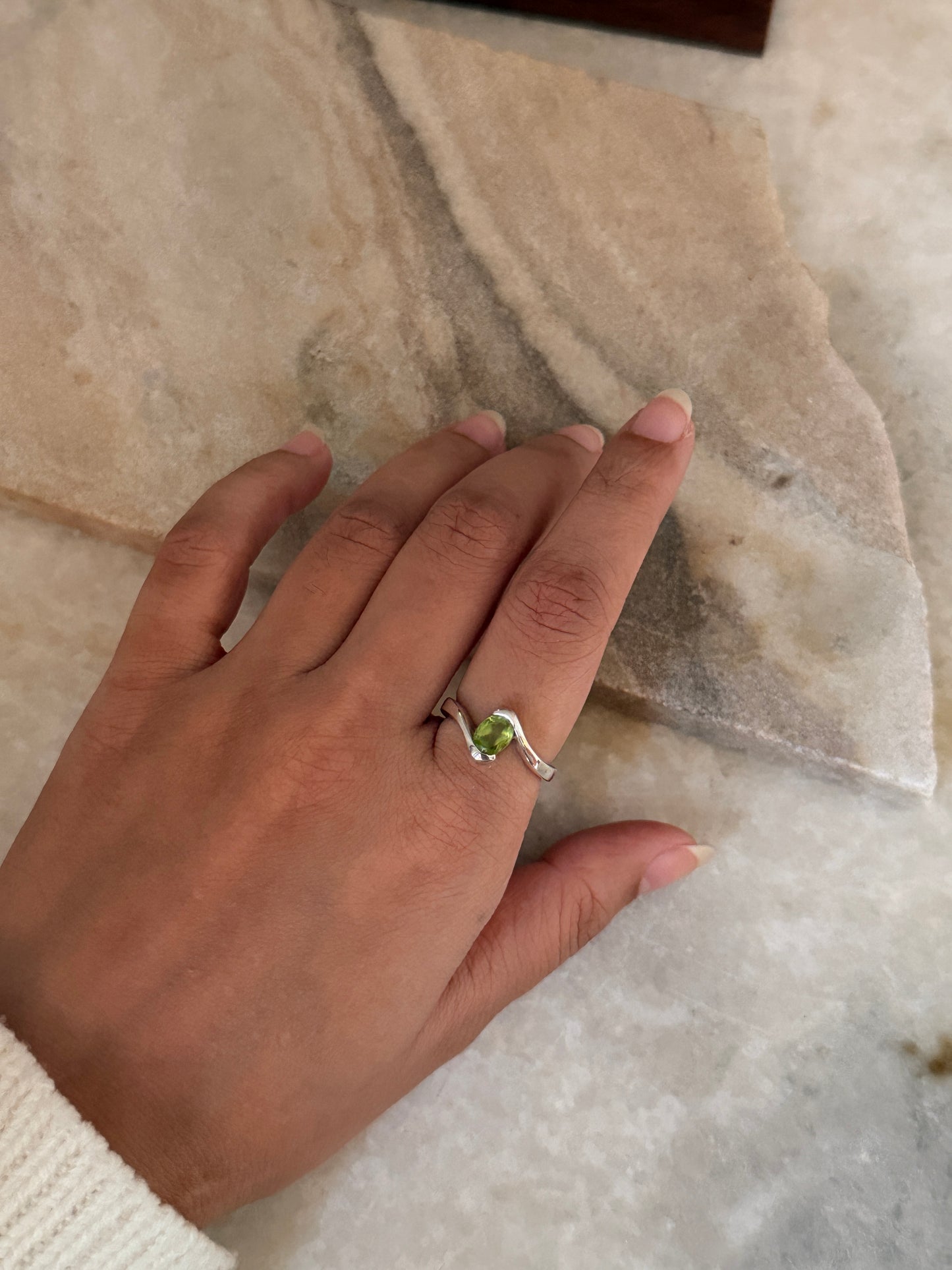artisan 925 sterling silver peridot oval solitaire ring  