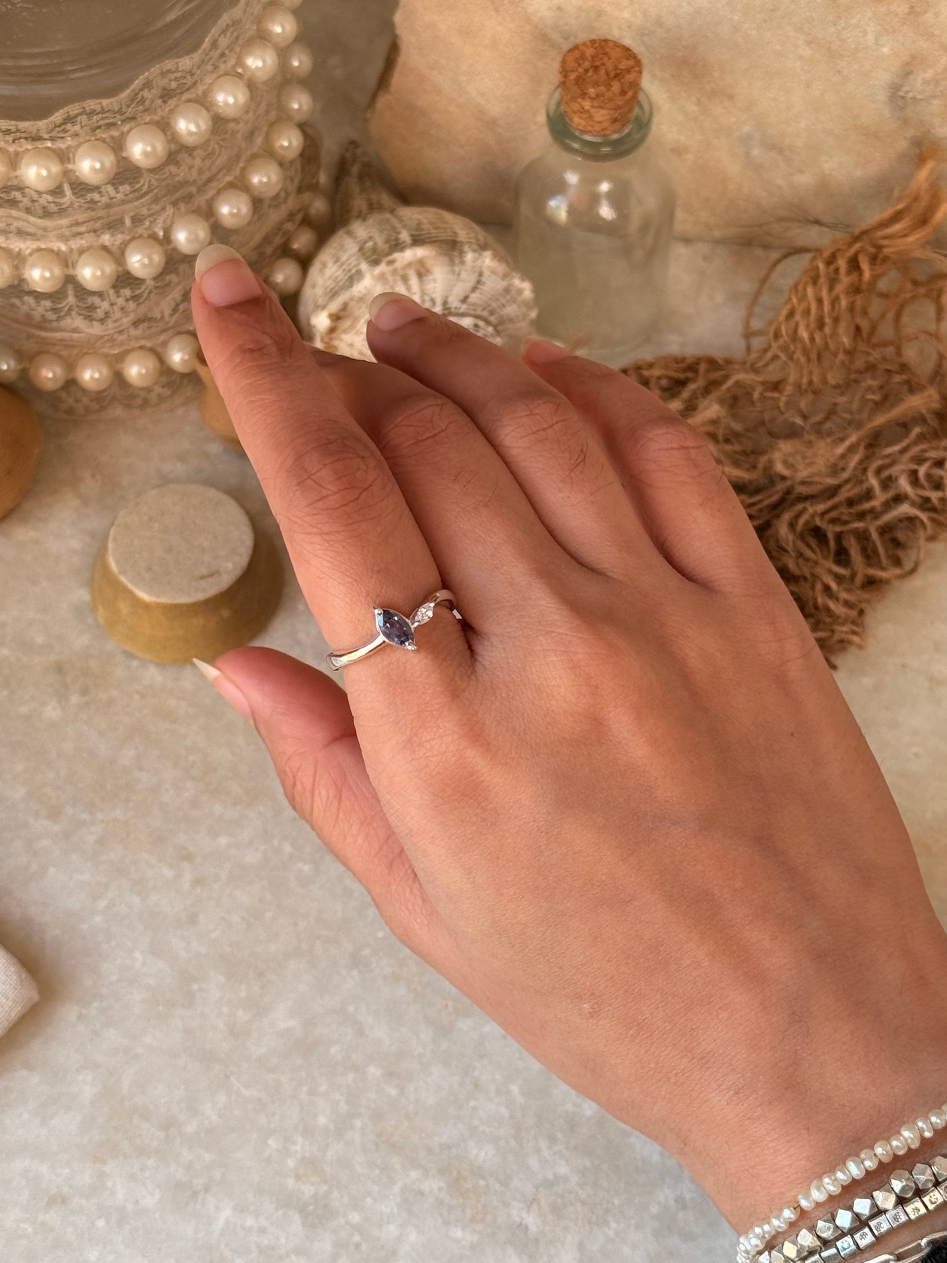 Vintage style 925 sterling silver iolite marquise CZ ring 