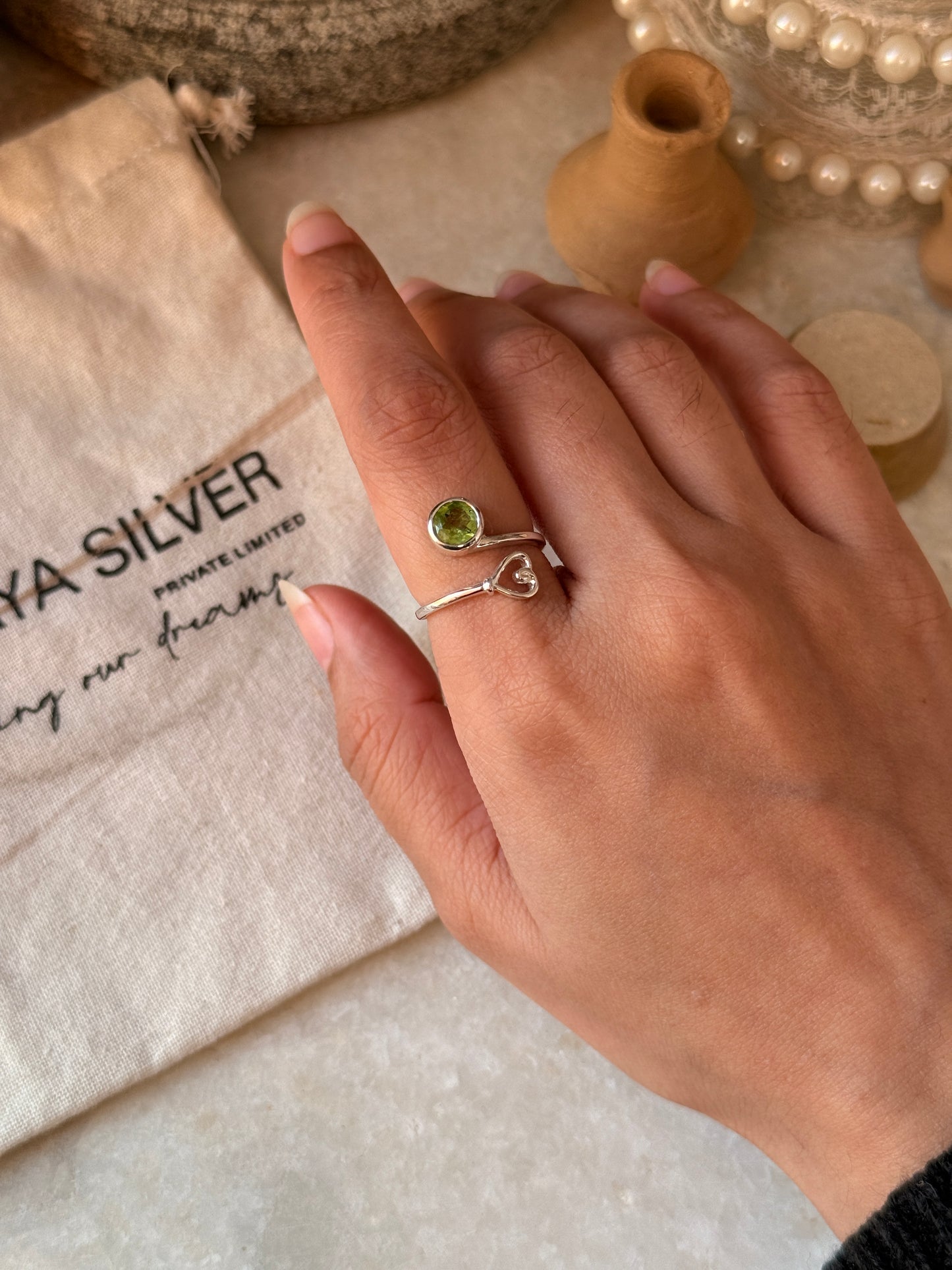 Vintage style 925 sterling silver peridot heart adjustable ring  