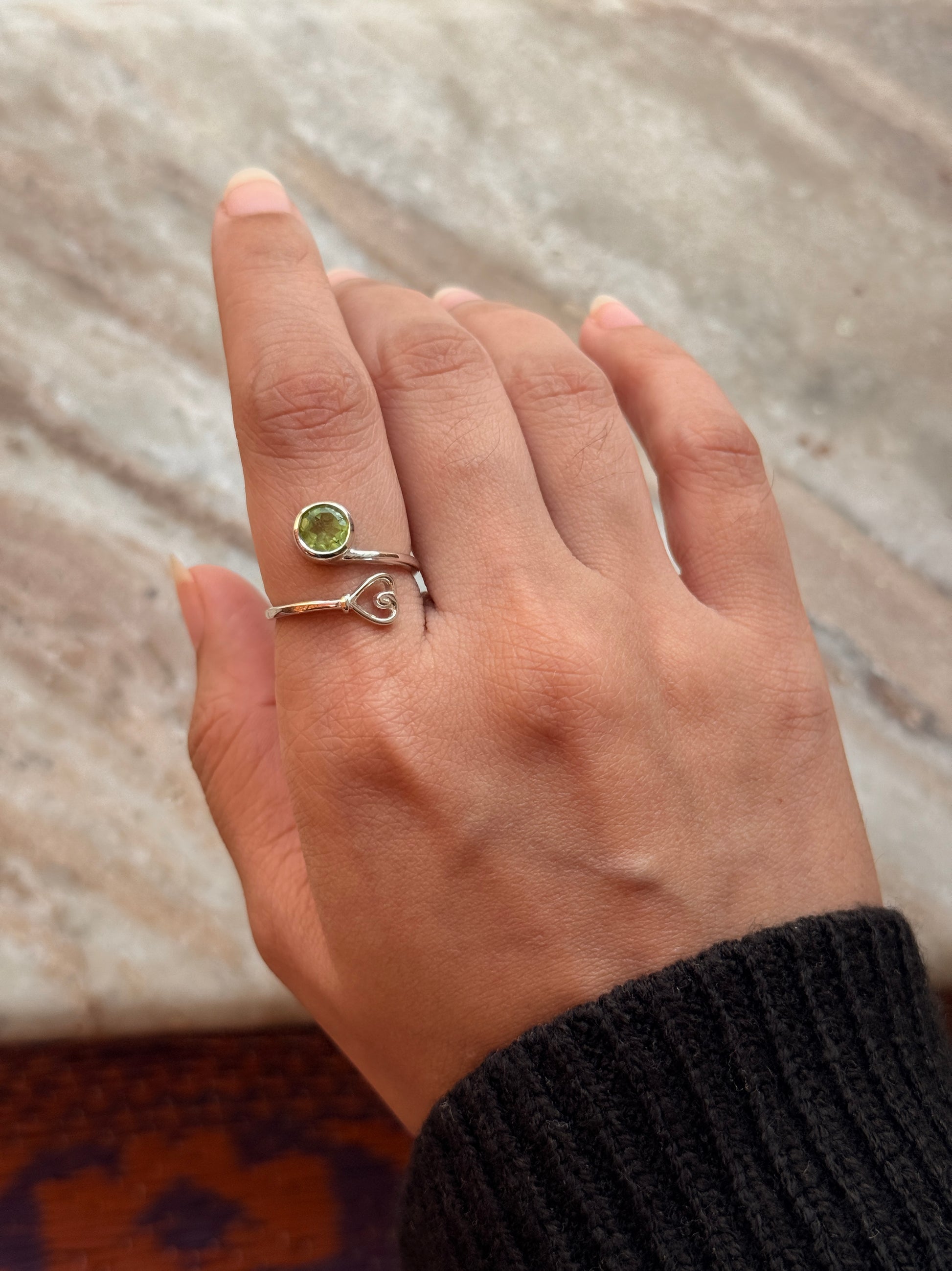 Classic 925 sterling silver peridot round heart adjustable ring