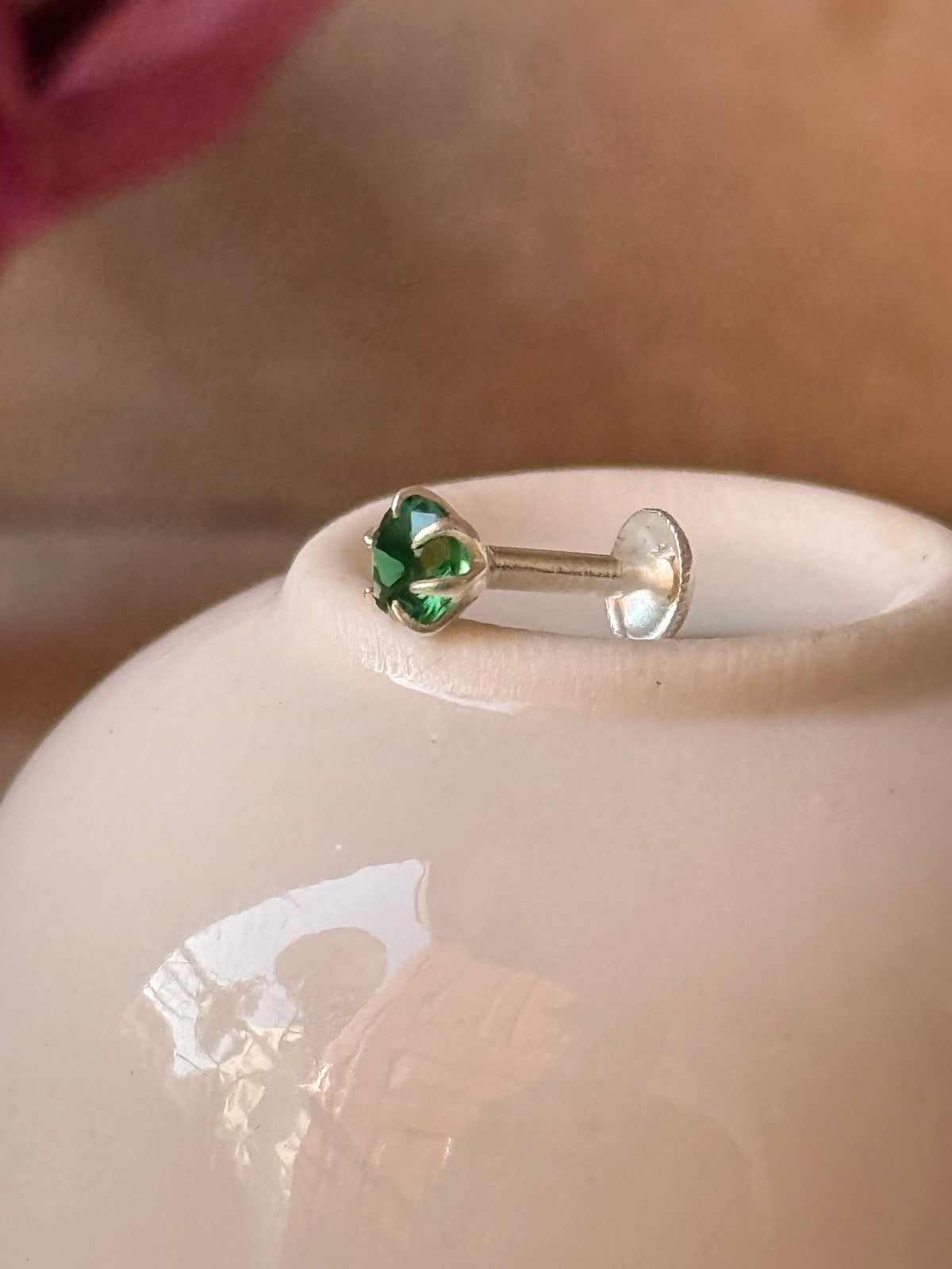 925 Sterling Silver Green Cz Prong Setting South Screw Back Nose Pin