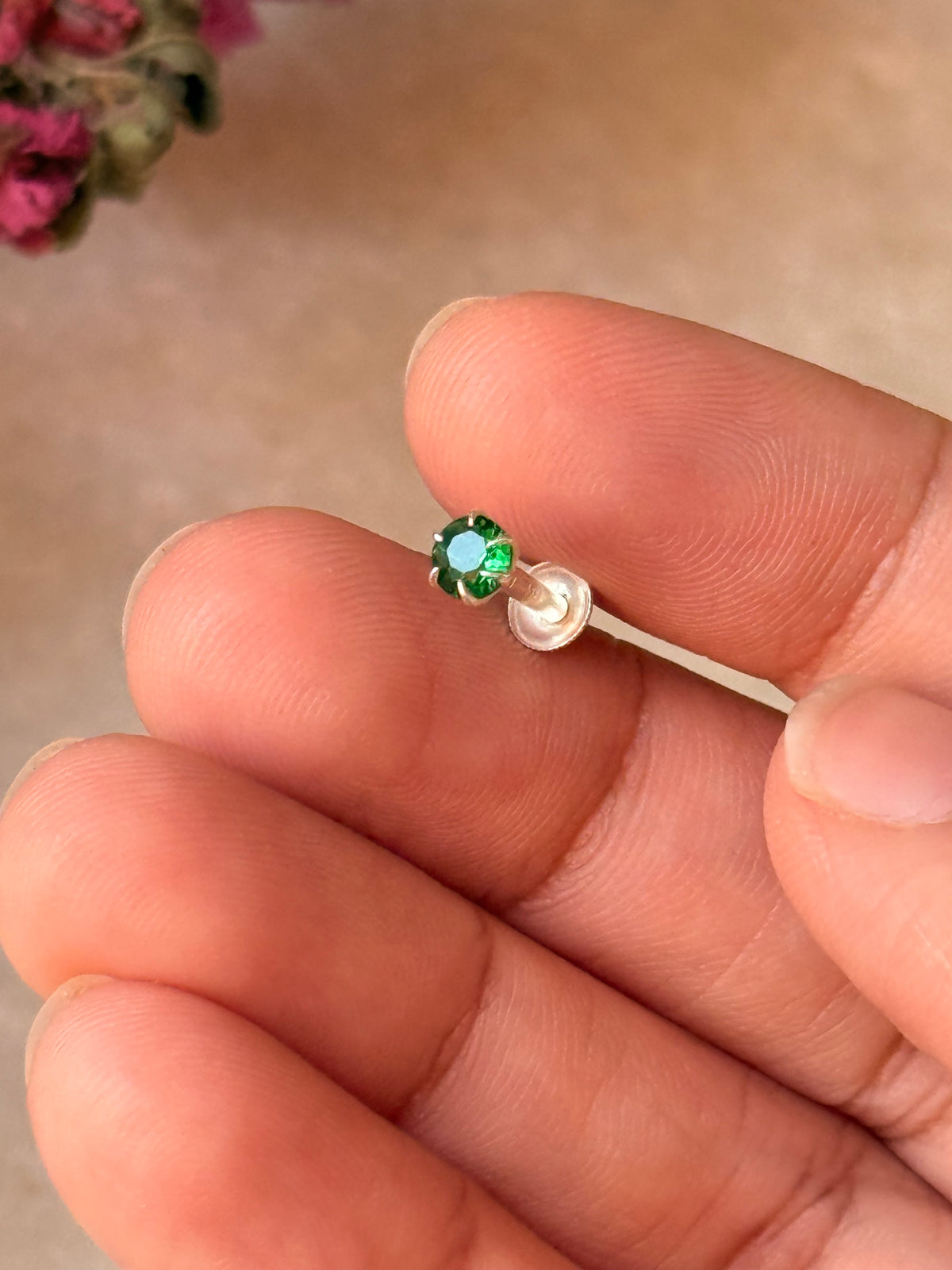 925 Sterling Silver Green Cz Prong Setting South Screw Back Nose Pin