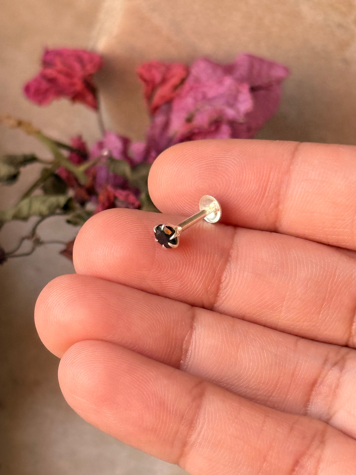 925 Sterling Silver Black cz Prong Setting South Screw Back Nose Pin