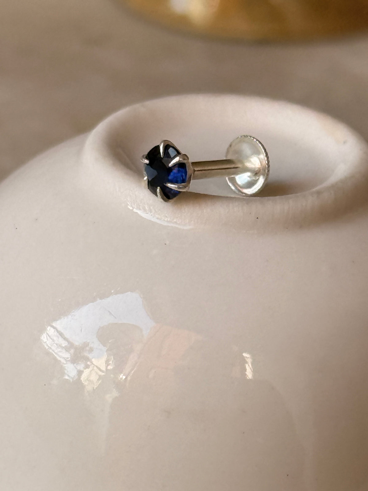 925 Sterling Silver Blue Cz Prong Setting South Screw Back Nose Pin