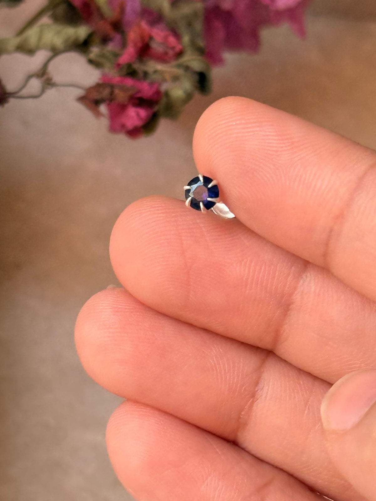 925 Sterling Silver Blue Cz Prong Setting South Screw Back Nose Pin