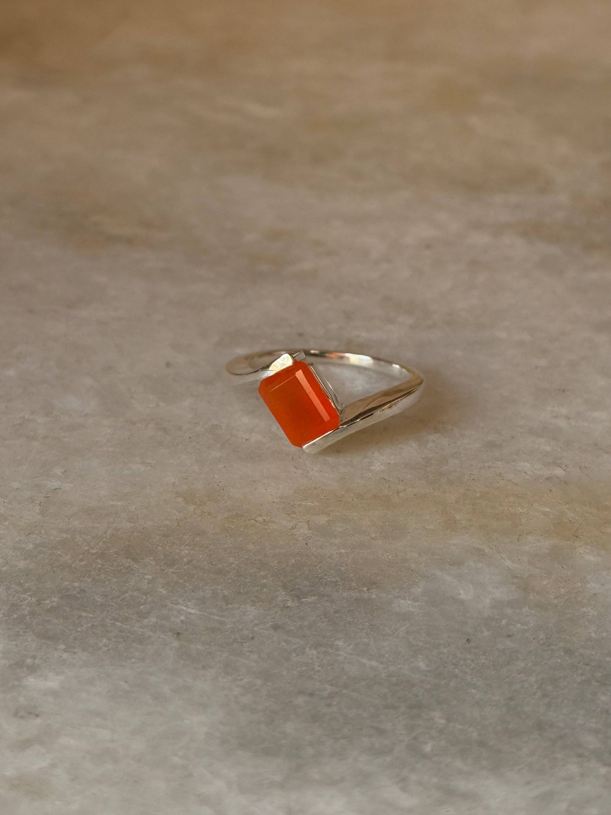 Elegant carnelian rectangle 925 sterling silver ring