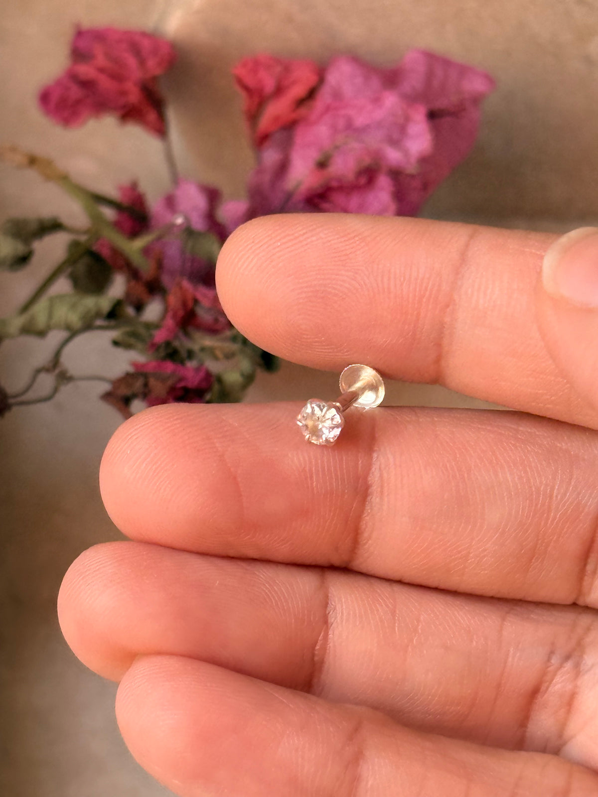 925 Sterling Silver White Cz Prong Setting South Screw Back Nose Pin
