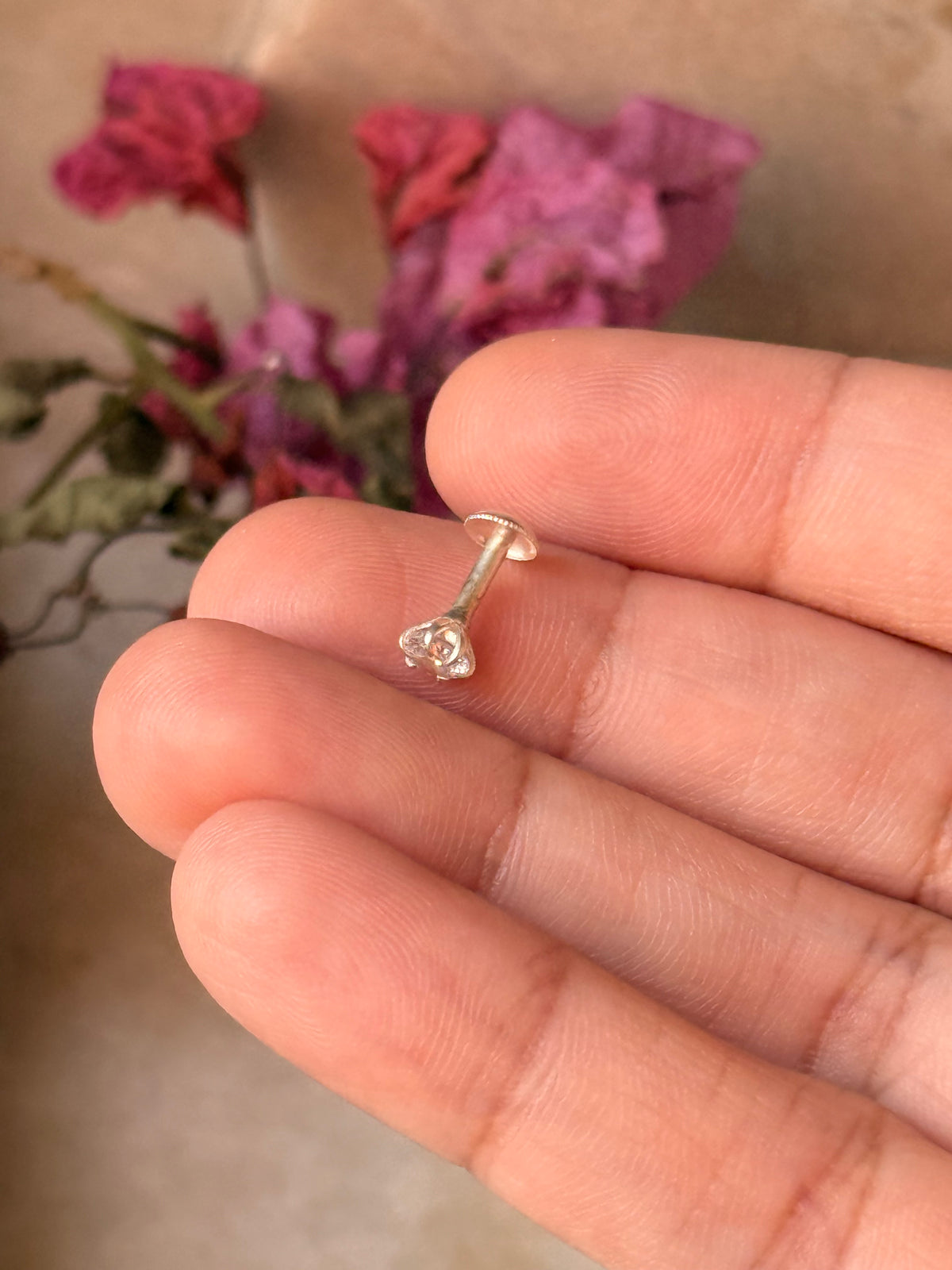 925 Sterling Silver White Cz Prong Setting South Screw Back Nose Pin