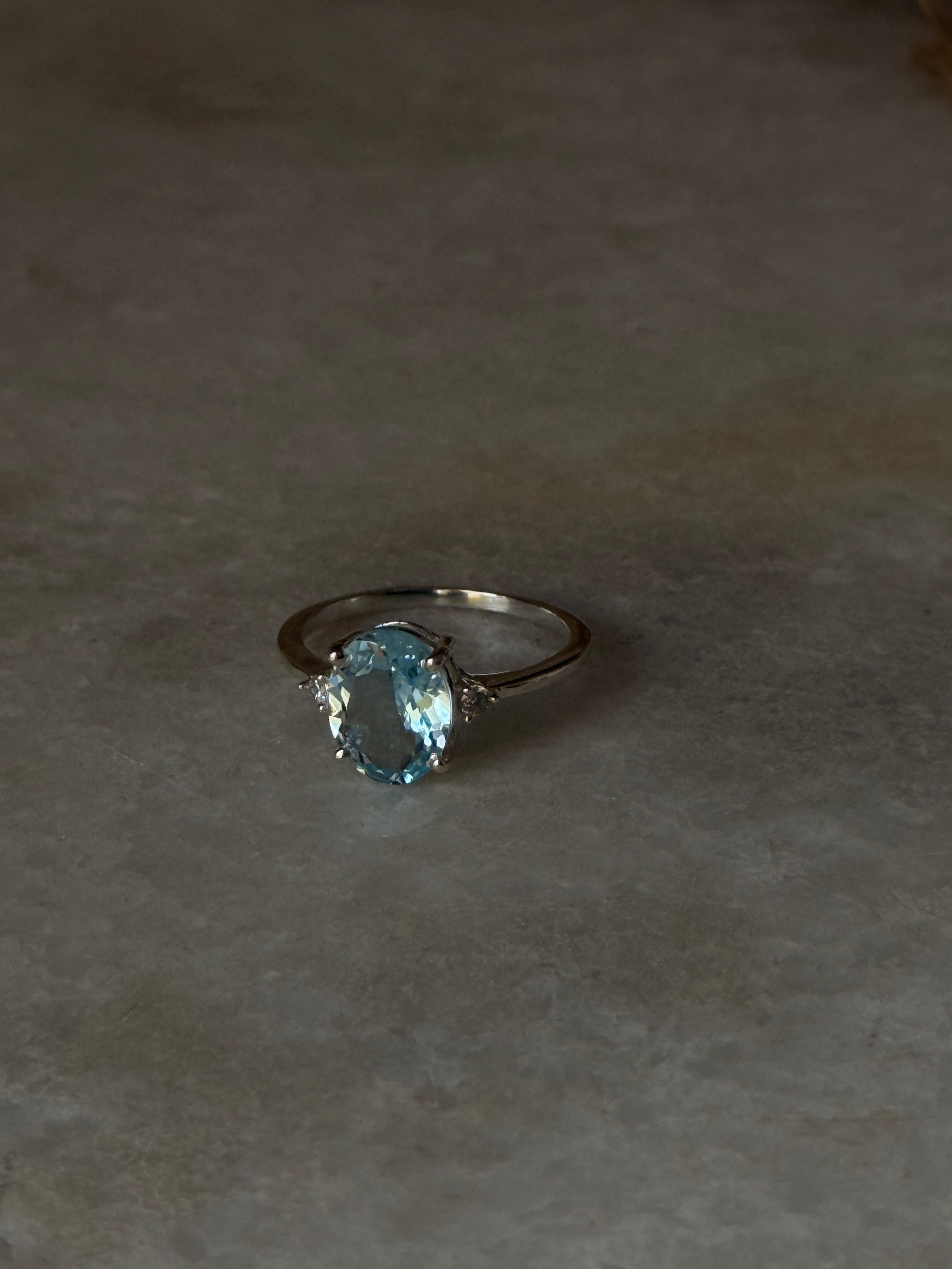 classic 925 sterling silver blue topaz oval ring