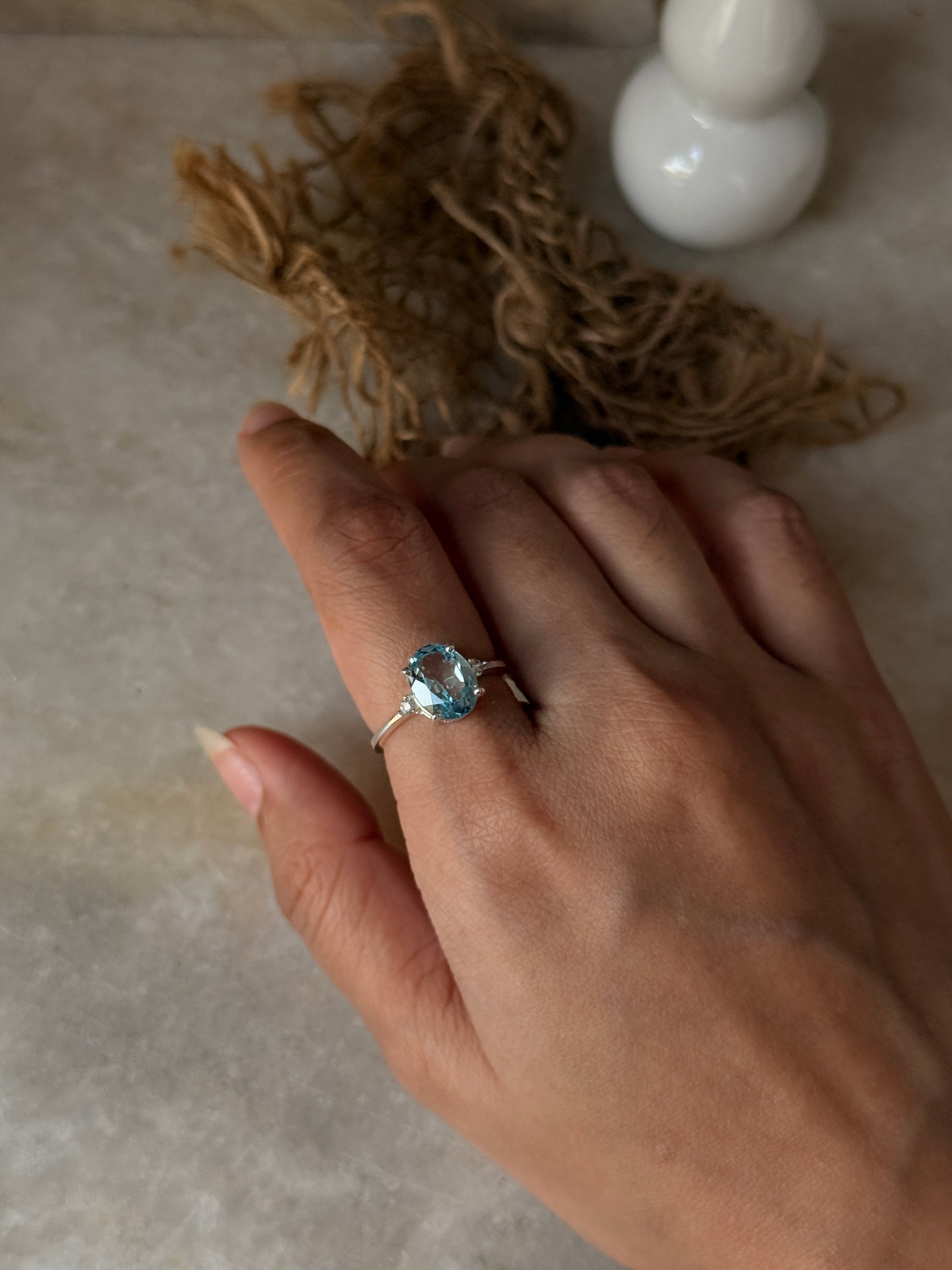  vintage-inspired blue topaz oval 925 sterling silver ring