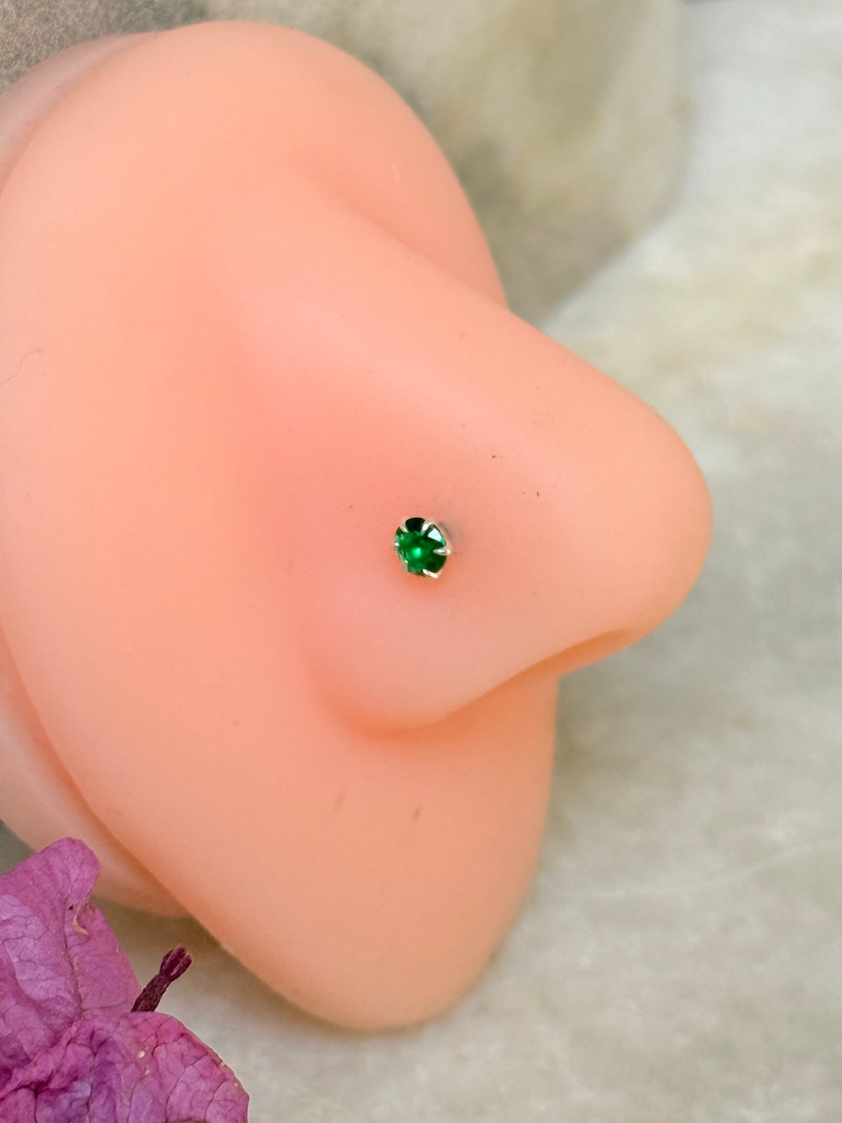 925 Sterling Silver Green Cz Prong Setting South Screw Back Nose Pin