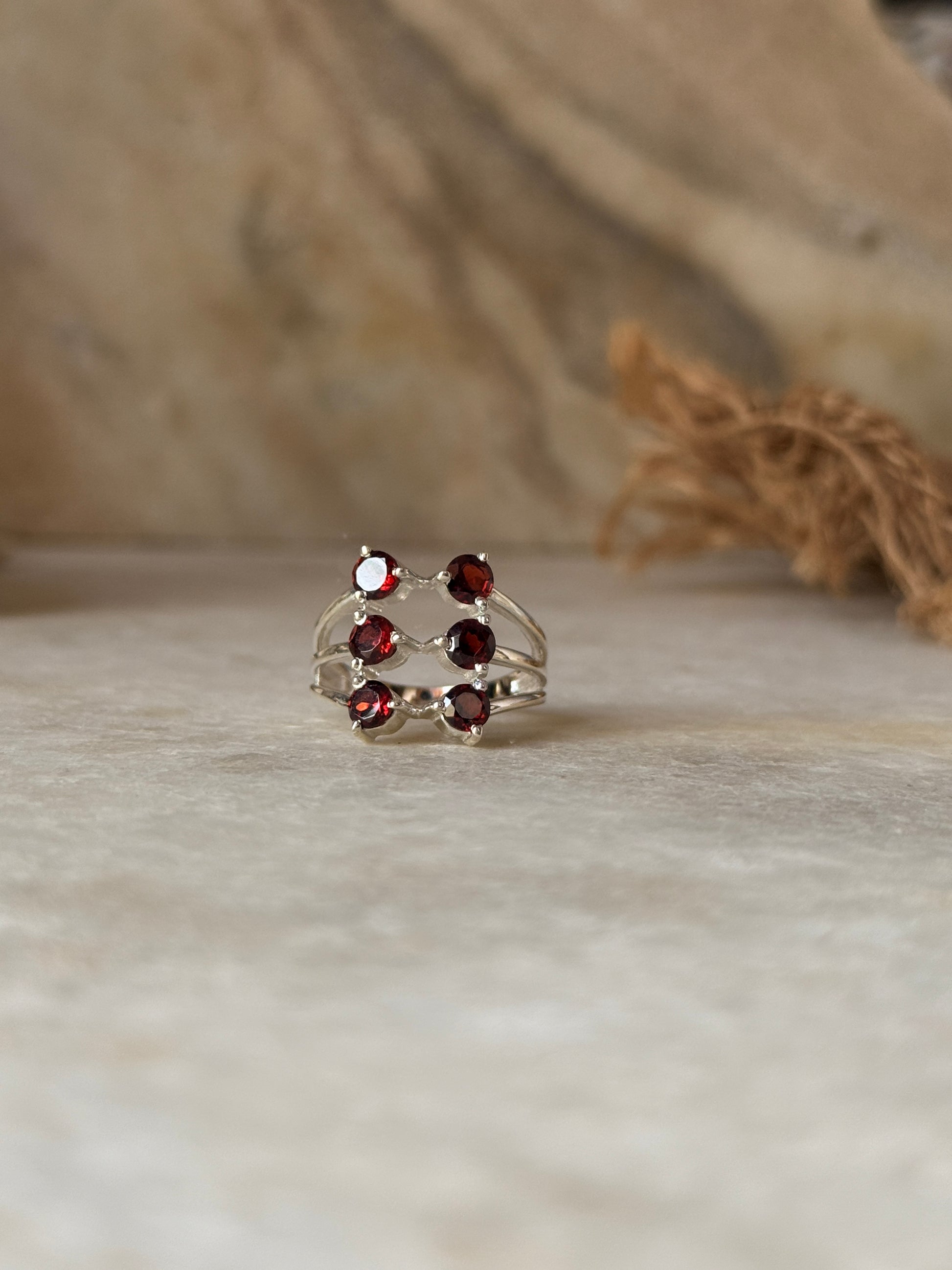 Vintage style 925 sterling silver garnet 6 stone ring