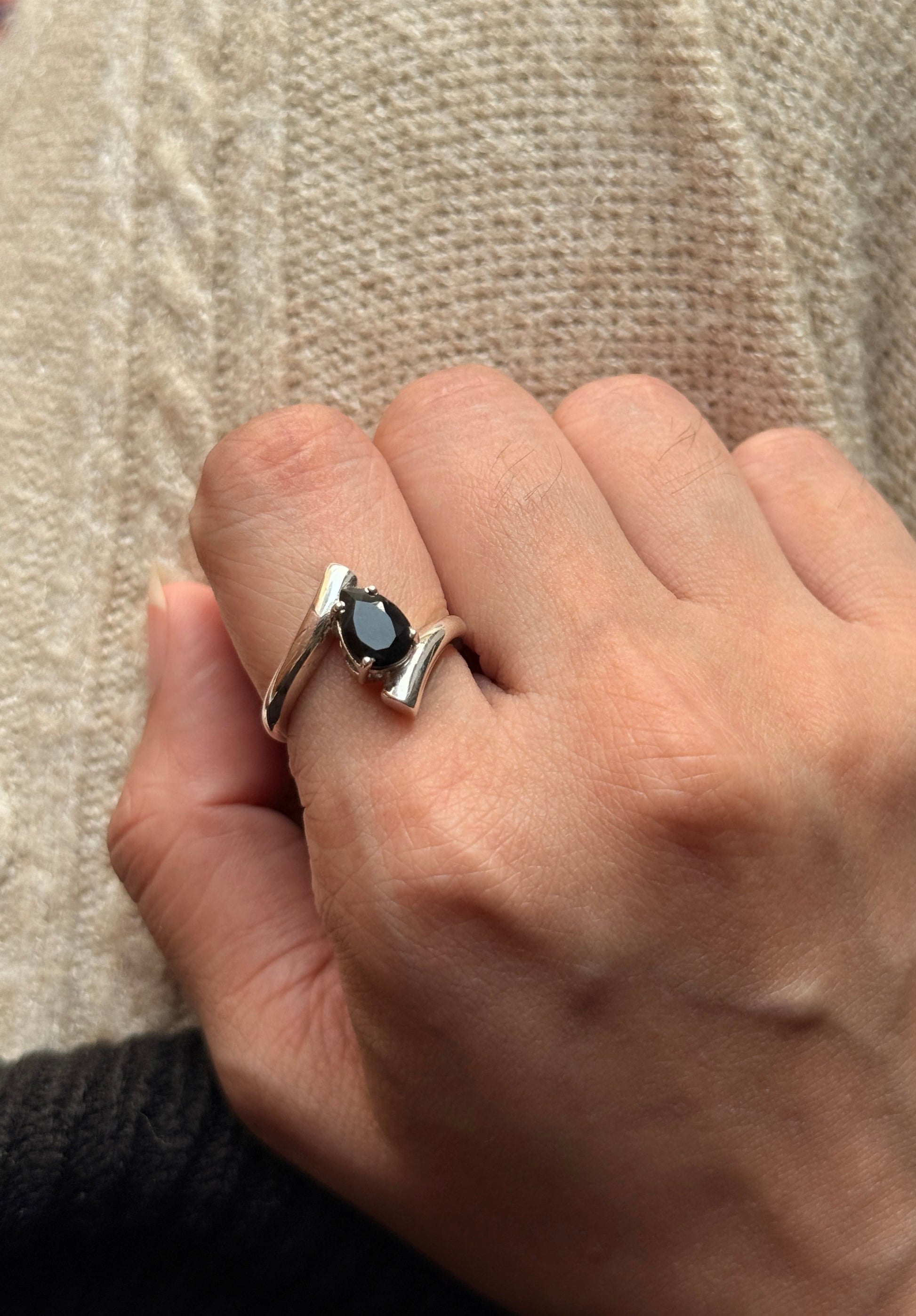 Vintage style 925 sterling silver black onyx pear double ring  