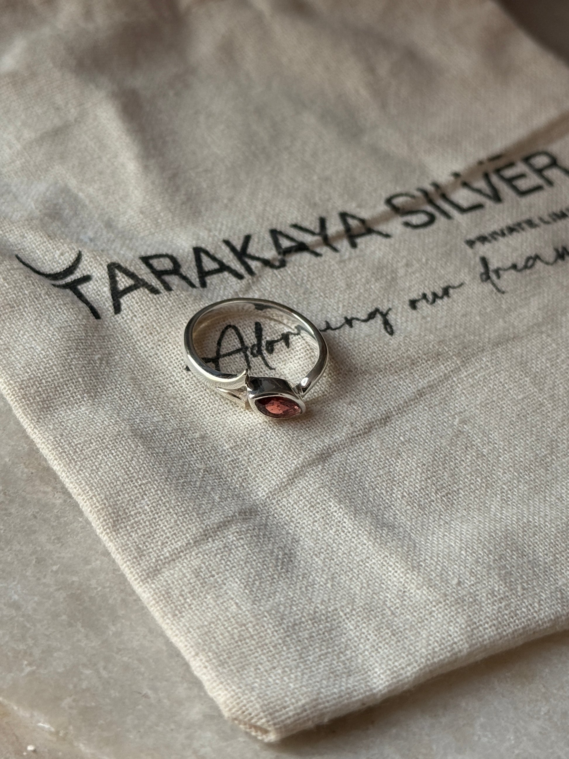 Vintage style 925 sterling silver garnet marquise solitaire ring  