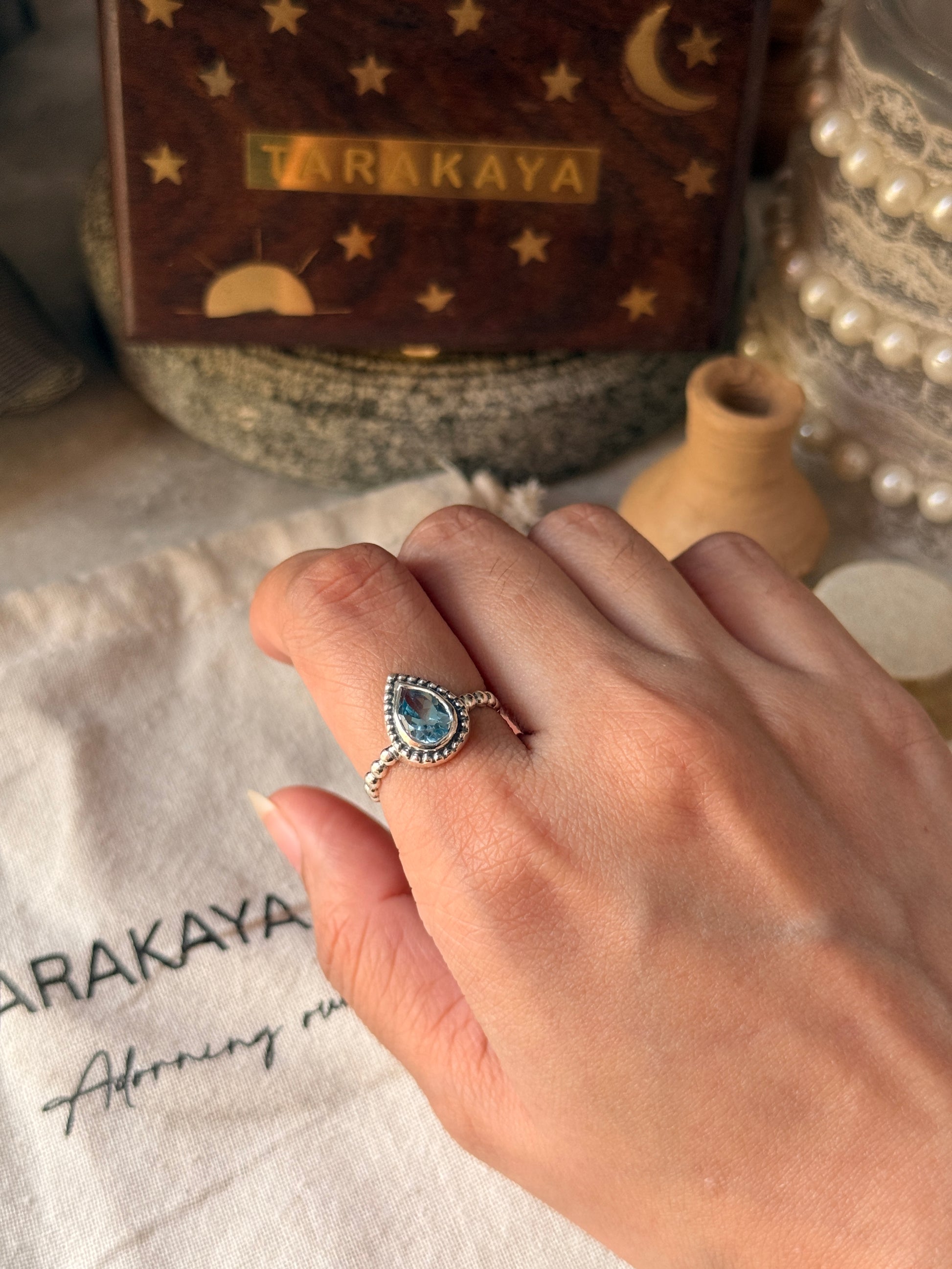  Natural blue topaz pear gemstone dot band 925 sterling silver ring