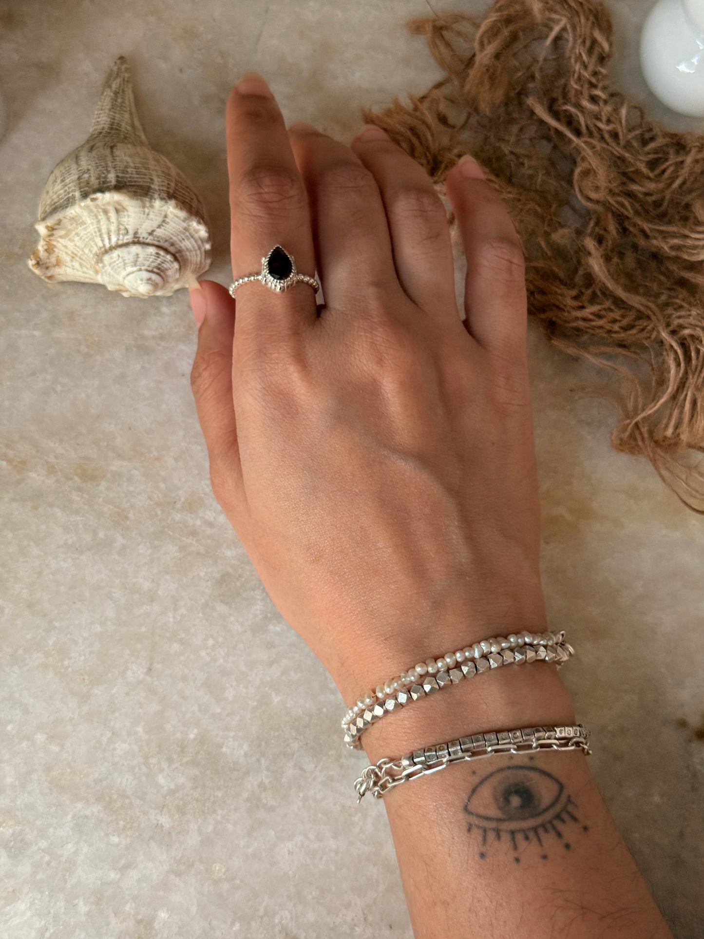 Classic 925 sterling silver garnet pear dot band ring