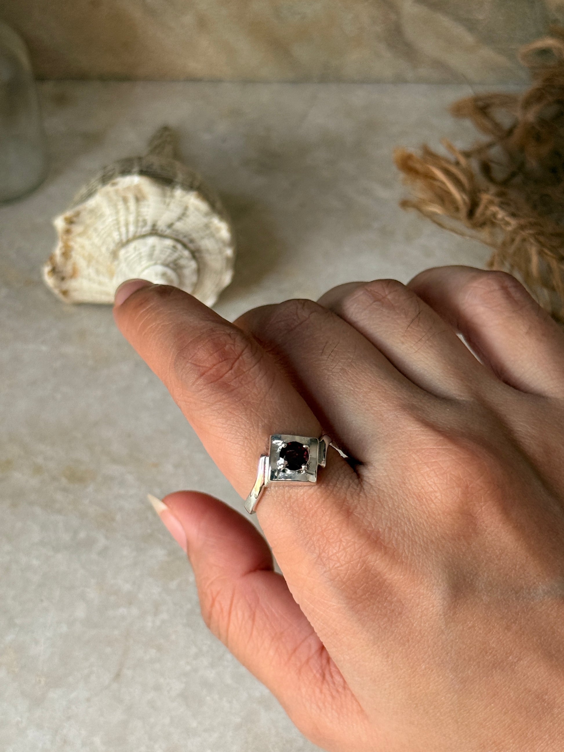 boho style 925 sterling silver garnet solitaire ring  