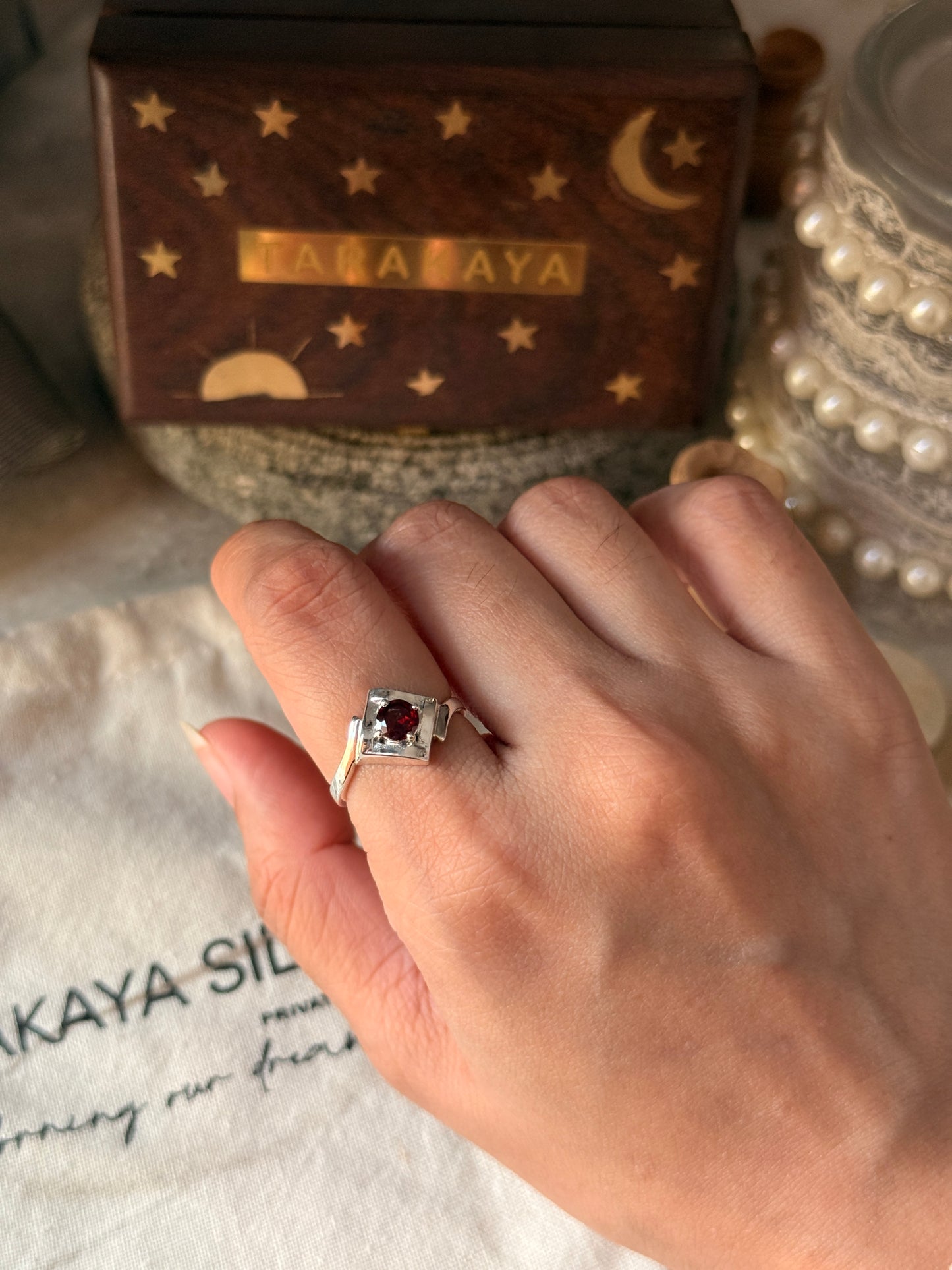 artisan 925 Sterling Silver garnet solitaire ring