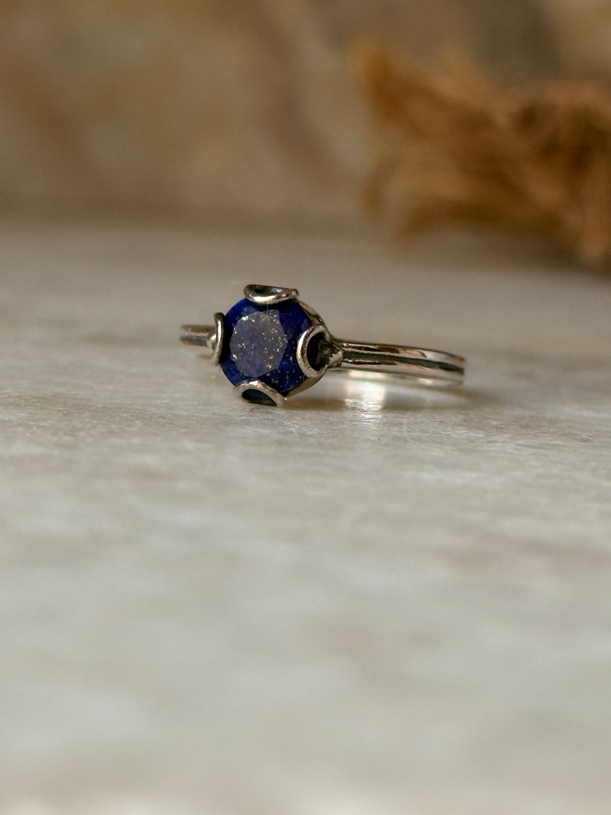 925 sterling silver lapis lazuli round solitaire ring  