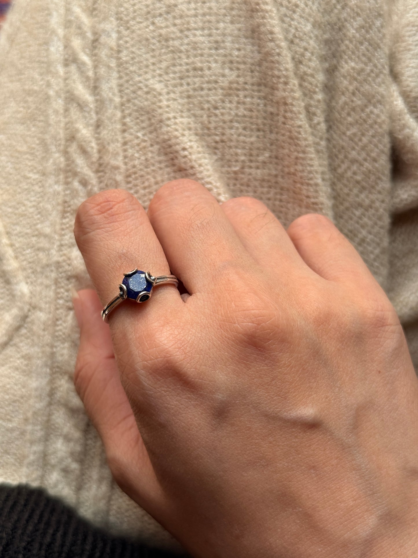 handcrafted 925 sterling silver lapis lazuli round gemstone ring