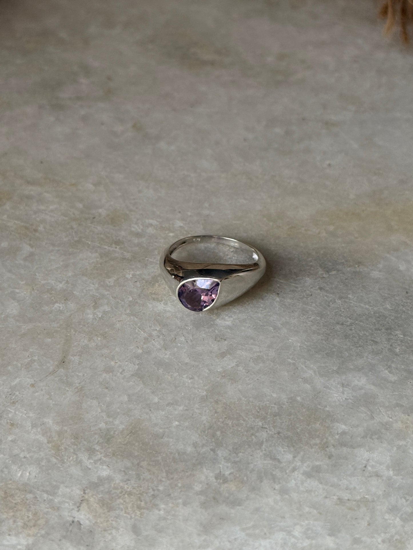 unique 925 sterling silver amethyst hula gemstone ring