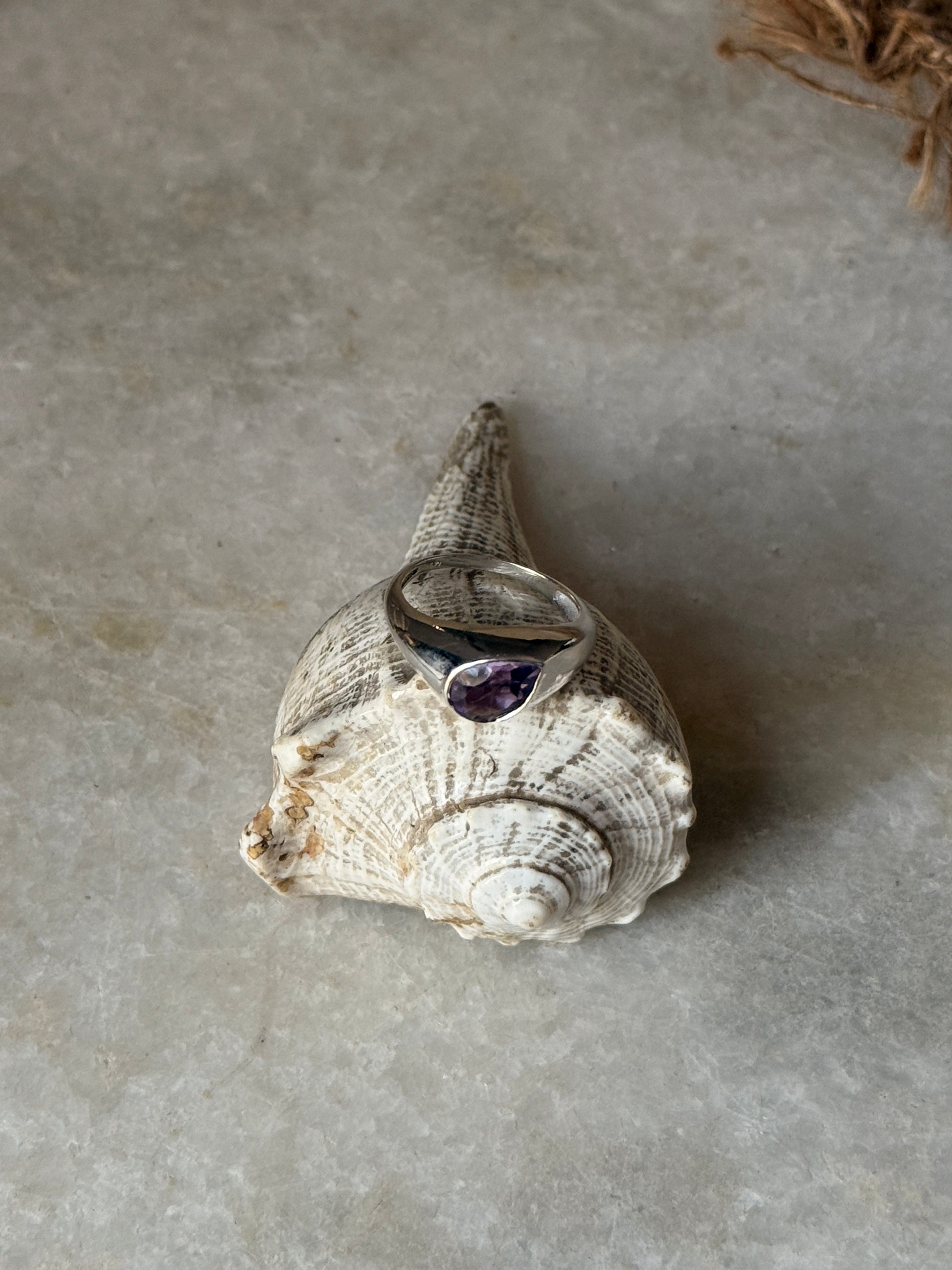 elegant amethyst hula 925 sterling silver ring  