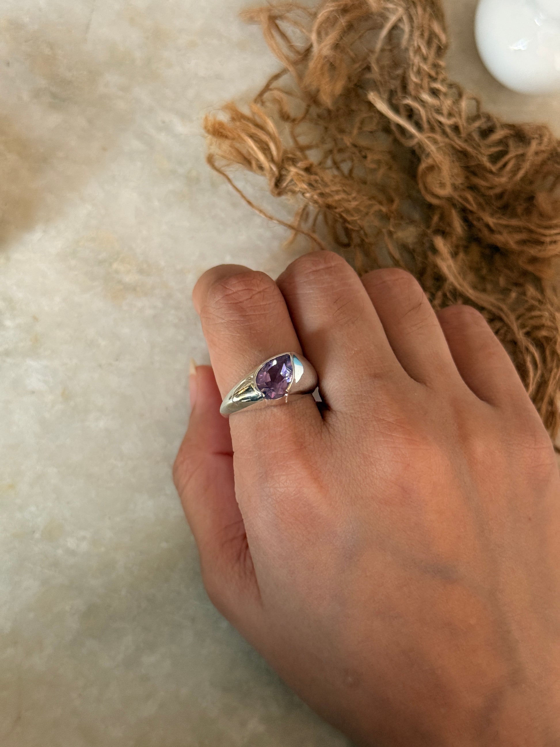 handcrafted 925 sterling silver amethyst hula gemstone ring