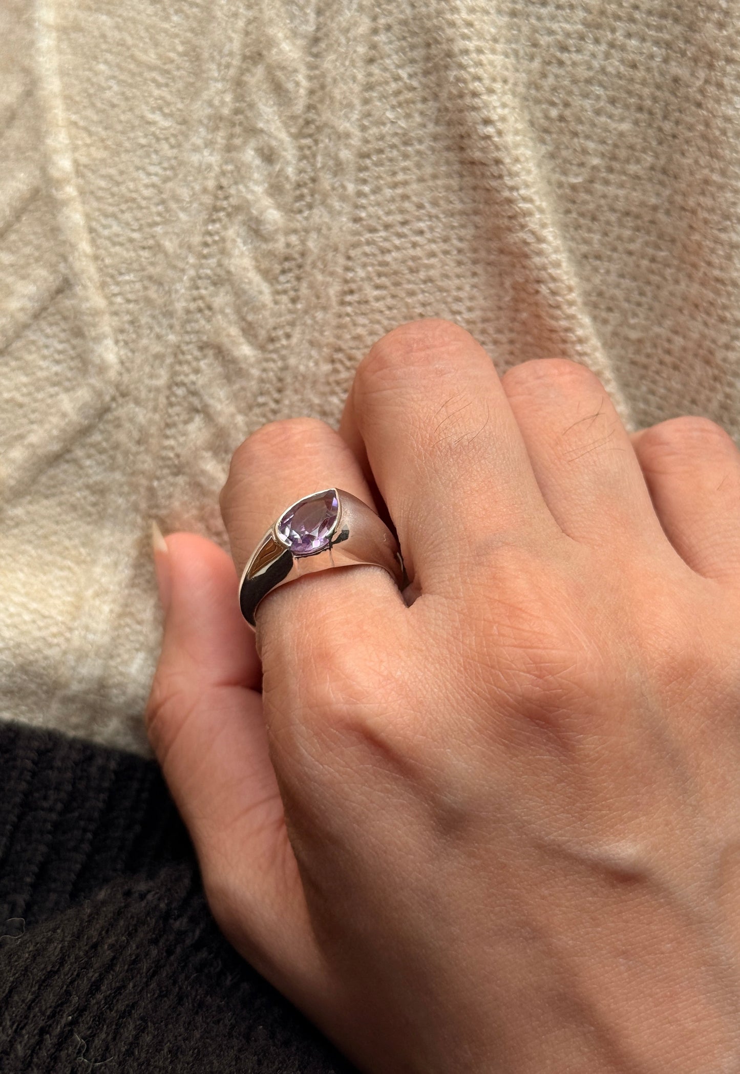 handcrafted 925 sterling silver amethyst hula gemstone ring