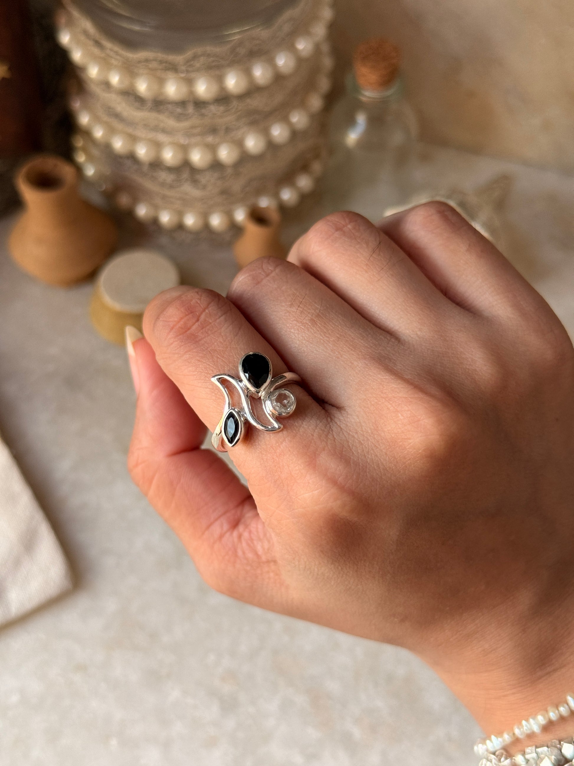 Handmade 925 sterling silver black onyx and white topaz ring
