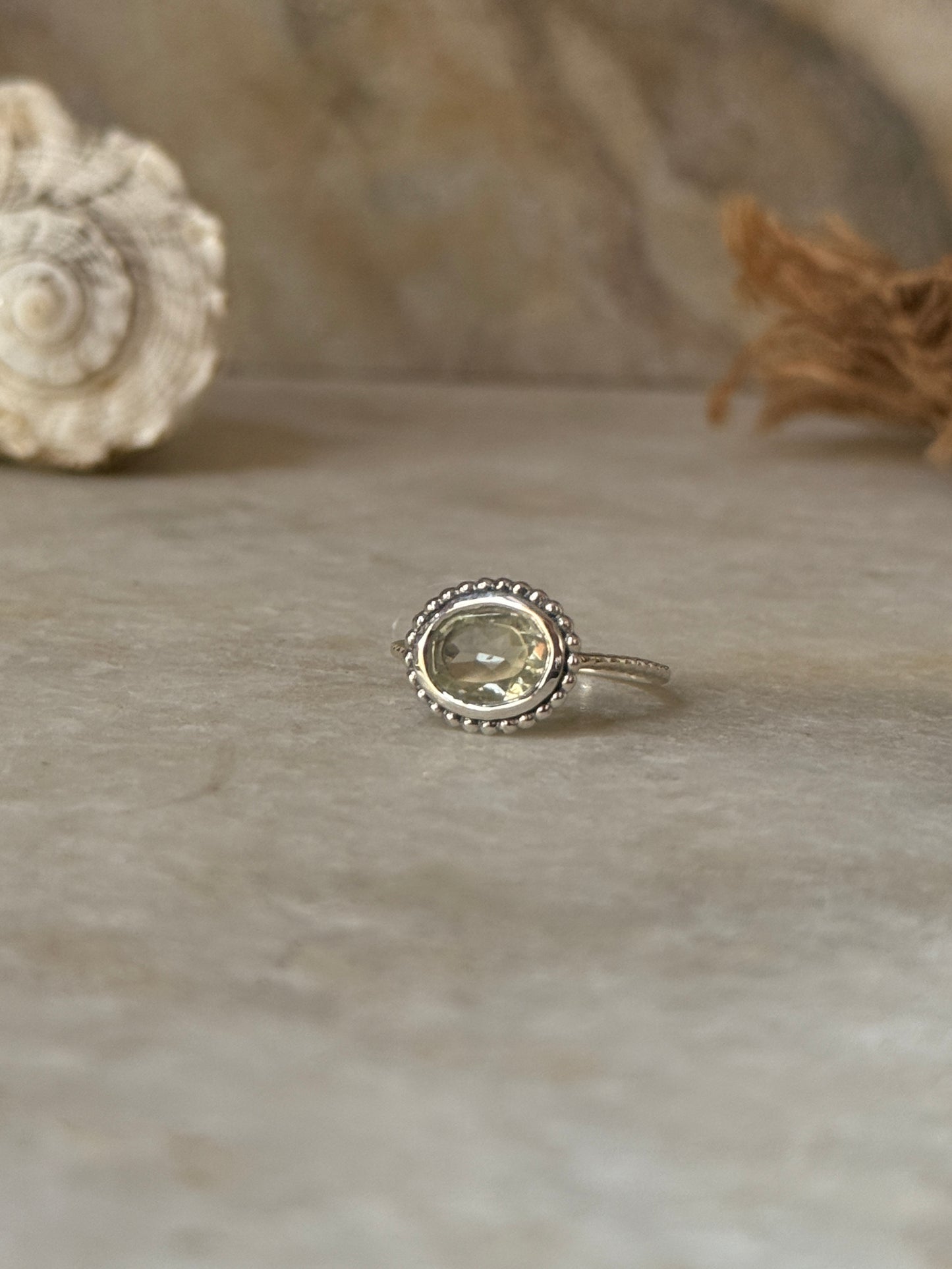 Elegant green amethyst oval 925 sterling silver ring