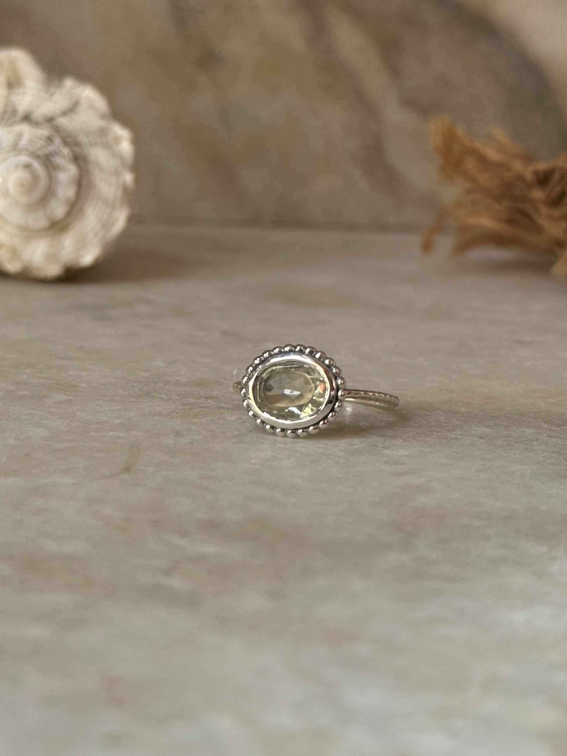 Elegant green amethyst oval 925 sterling silver ring