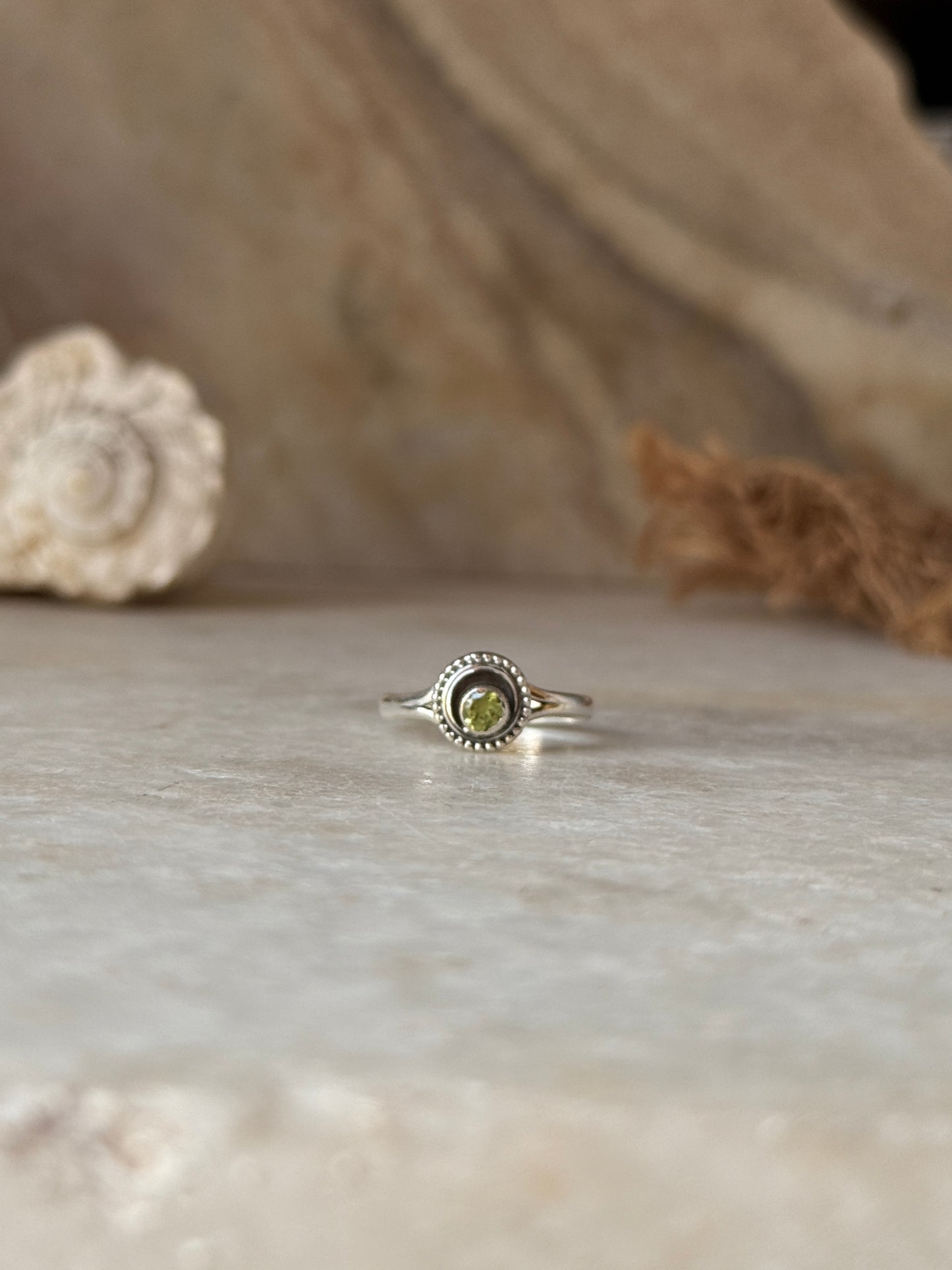 Elegant peridot round solitaire 925 sterling silver ring