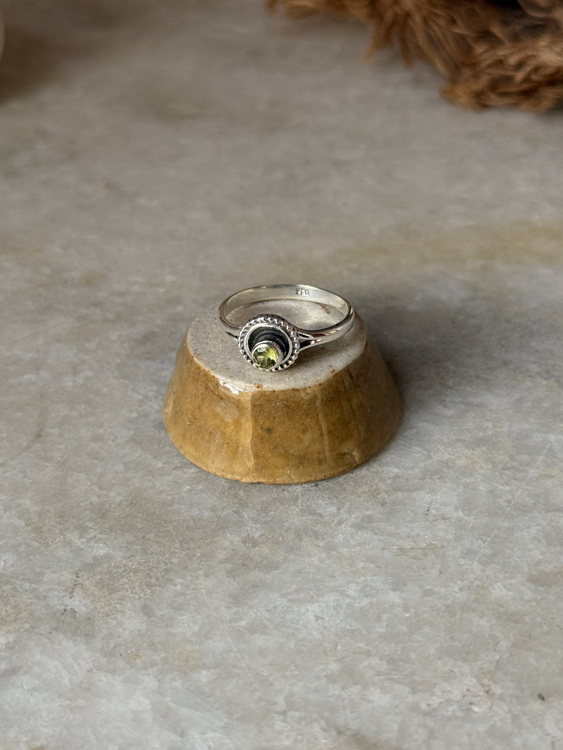 Peridot round cut solitaire ring in 925 sterling silver