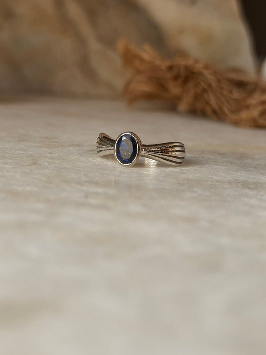 925 sterling silver lapis lazuli oval wavy band ring  